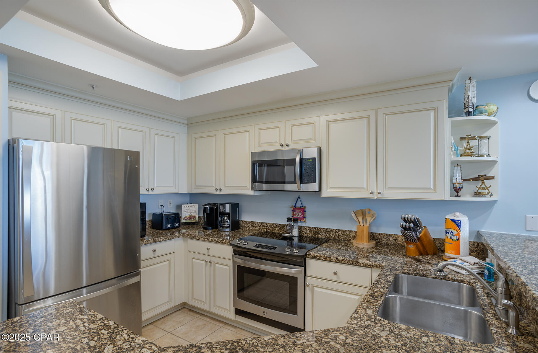 Listing photo id 13 for 9450 Thomas Drive 1702b