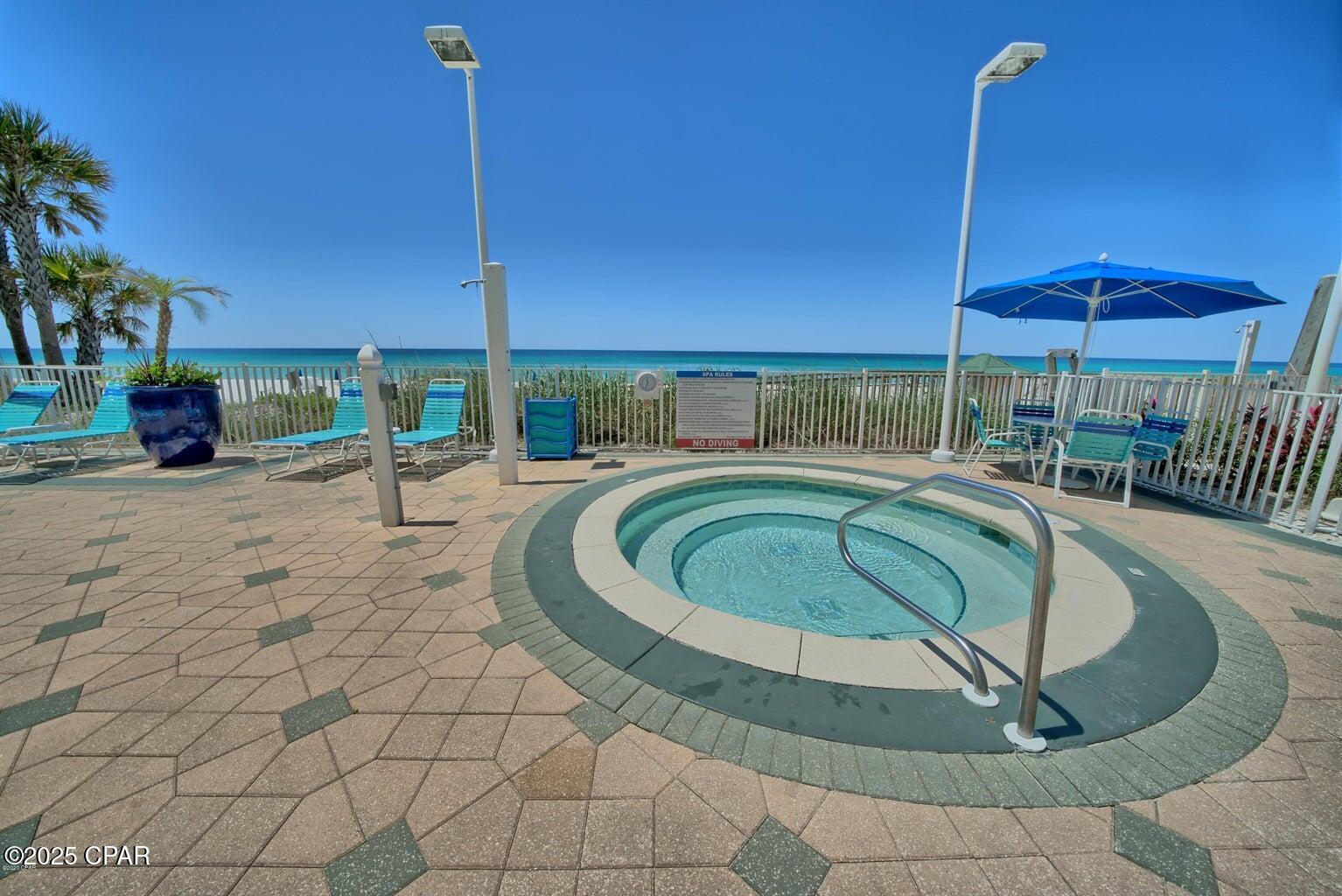 Listing photo id 31 for 9450 Thomas Drive 1702b