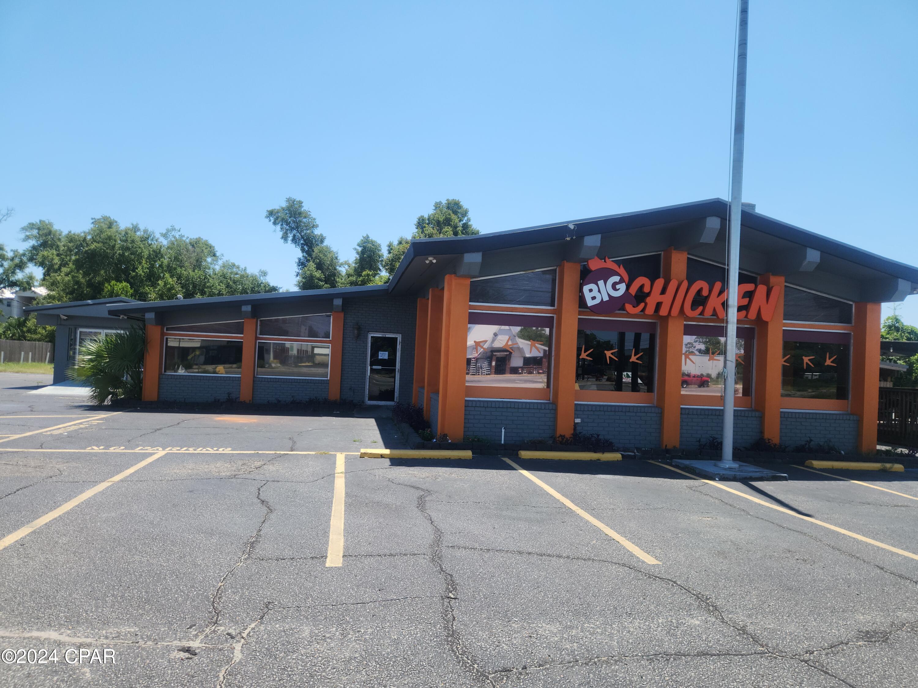 Listing photo id 1 for 1031 15th  