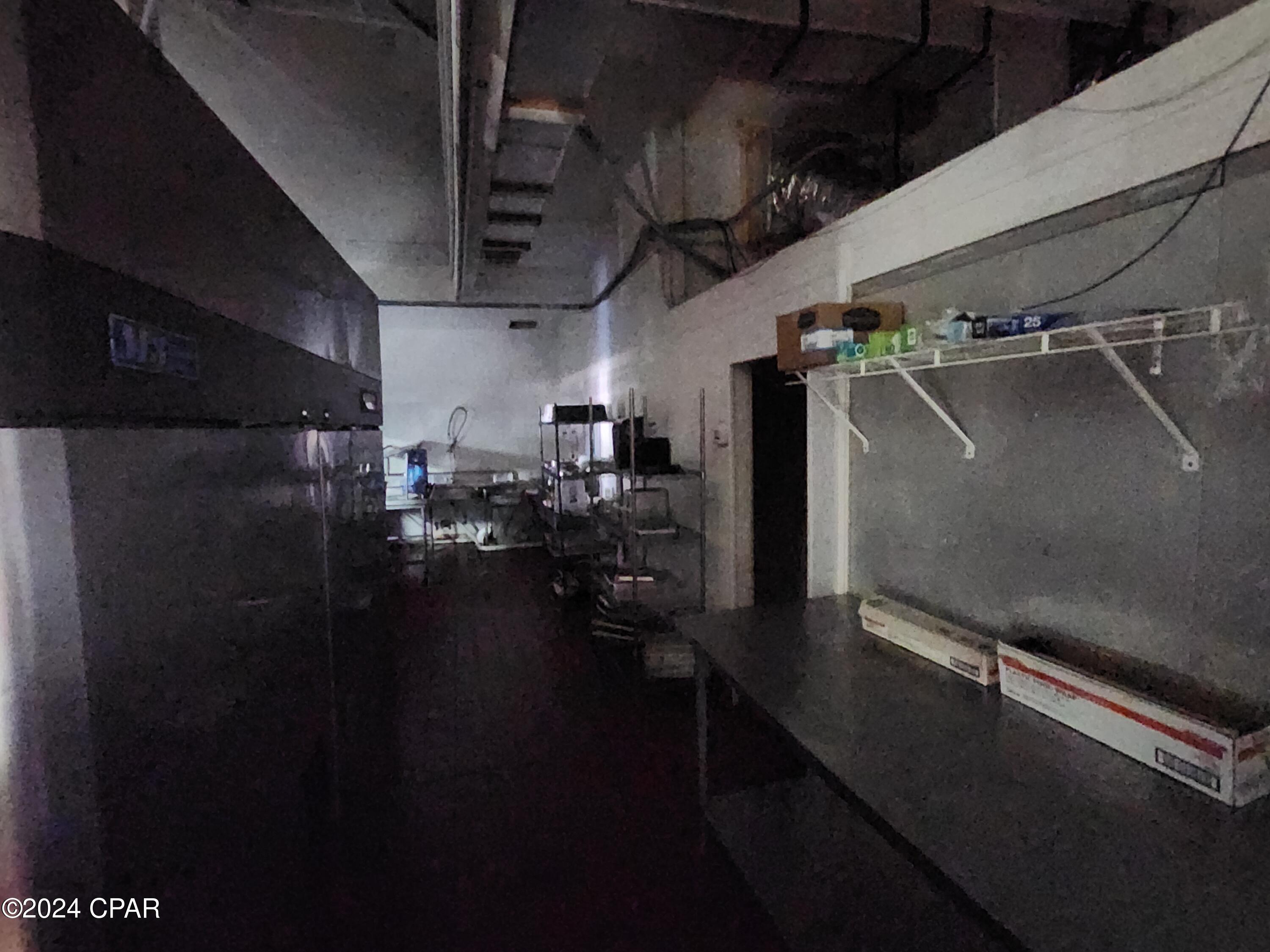 Listing photo id 12 for 1031 15th  