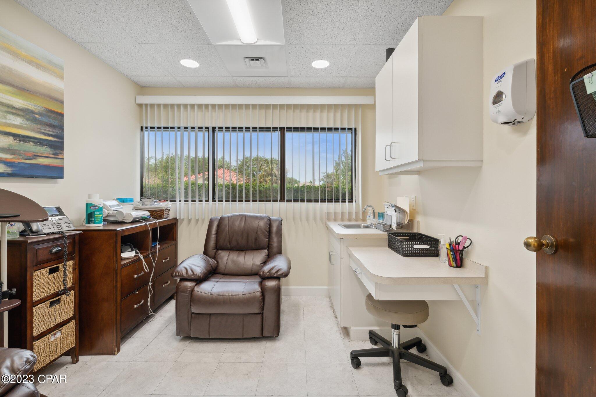 Image 17 For 2202 State Avenue