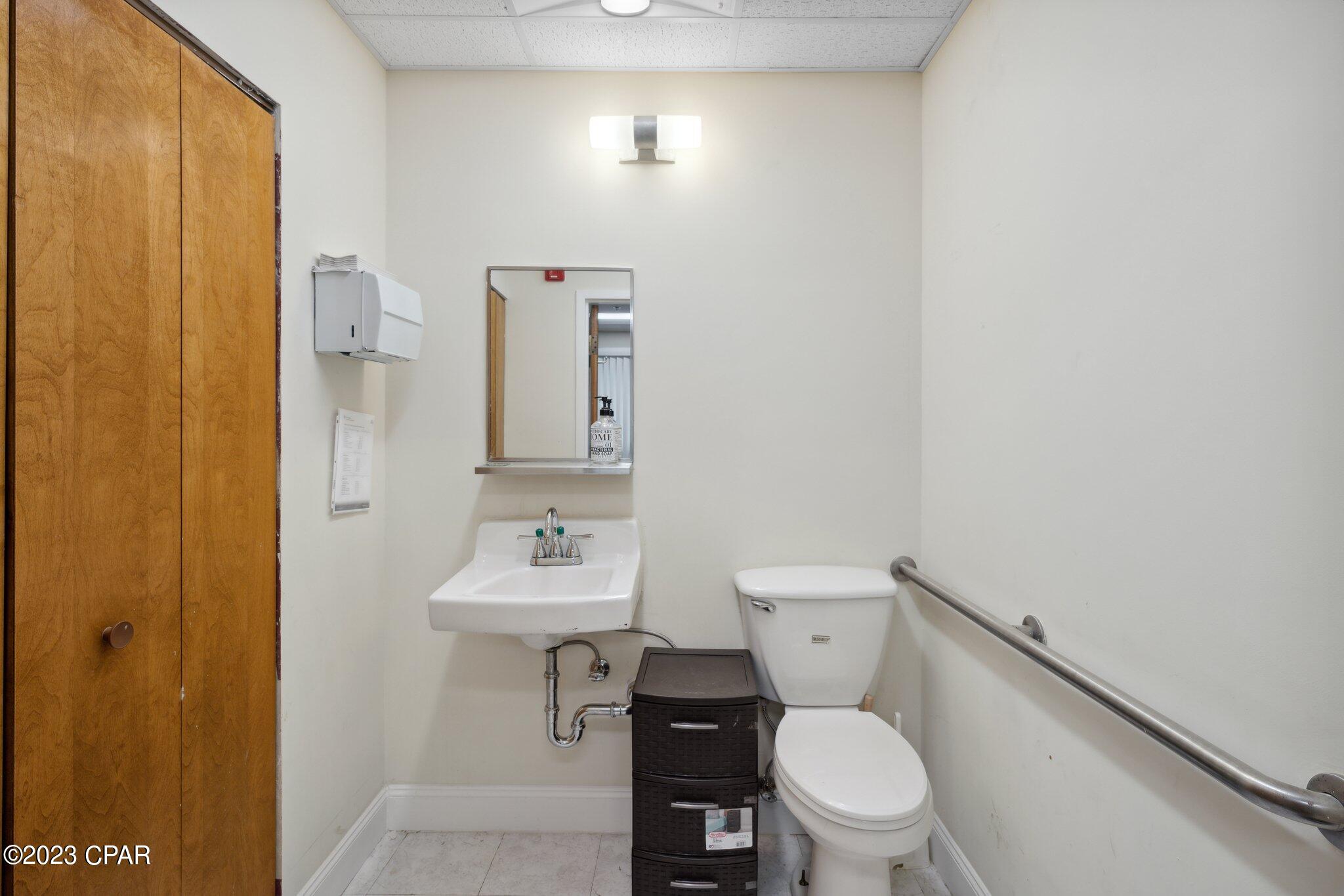 Image 50 For 2202 State Avenue