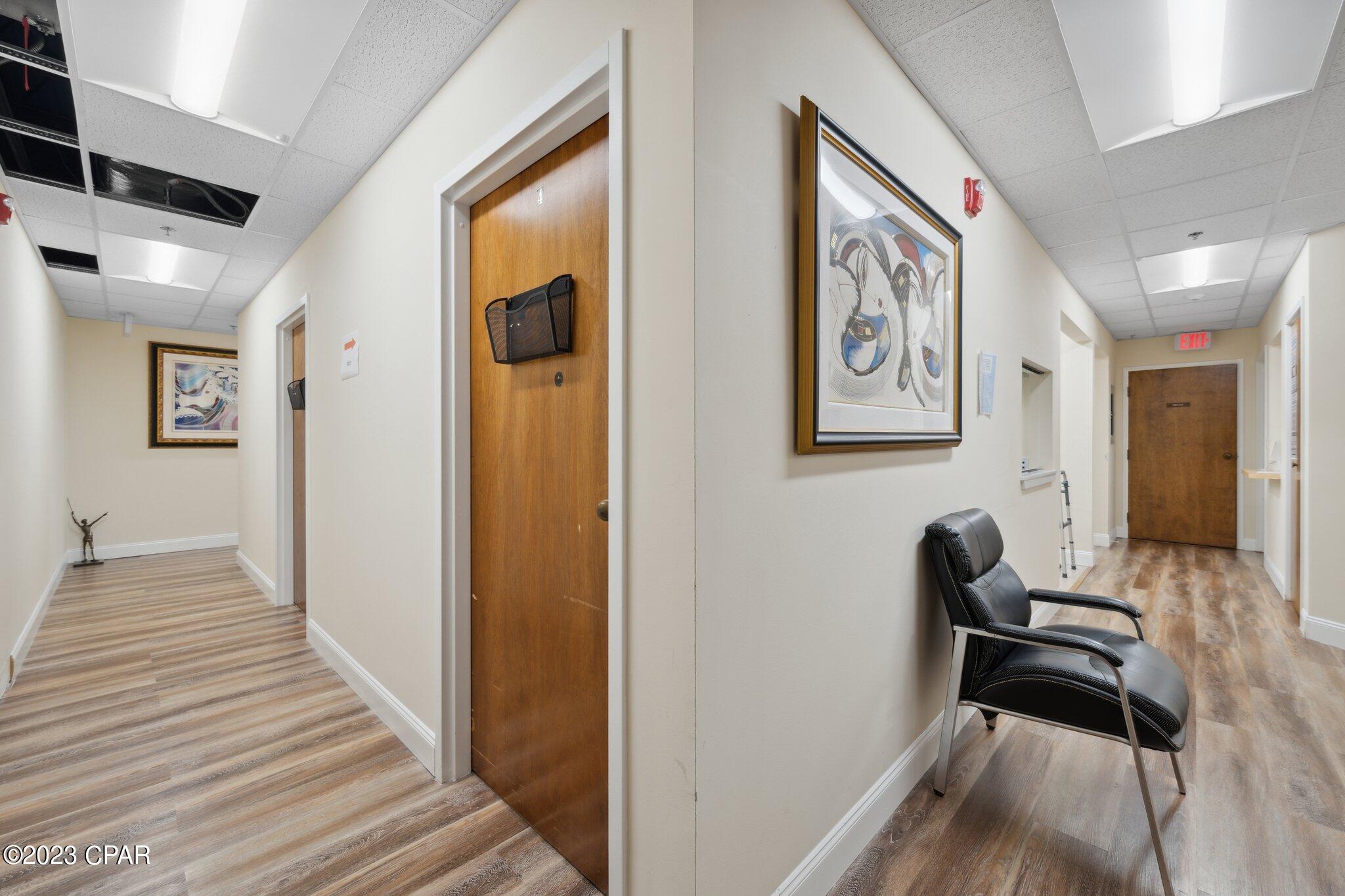 Listing photo id 55 for 2202 State Avenue