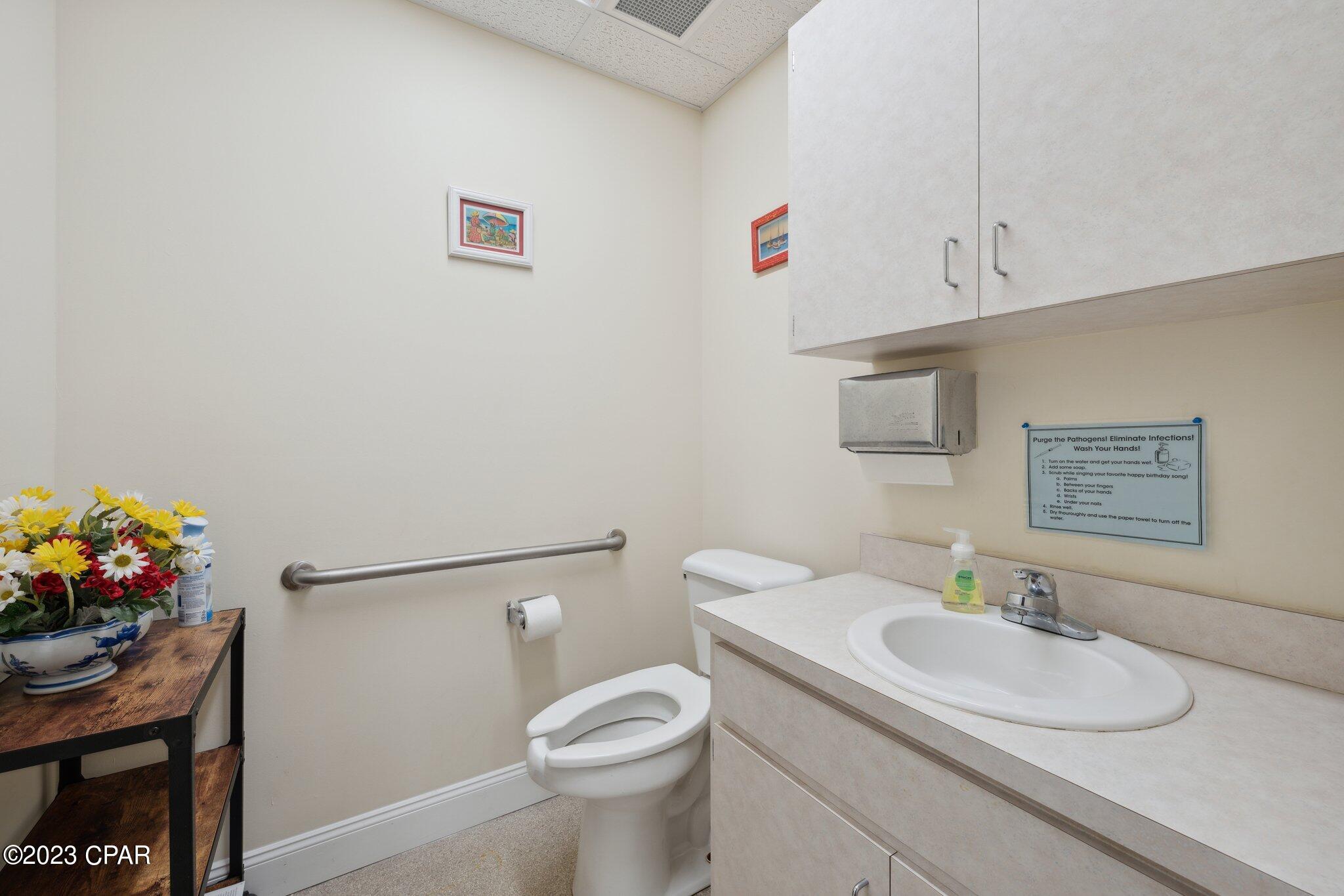 Image 60 For 2202 State Avenue