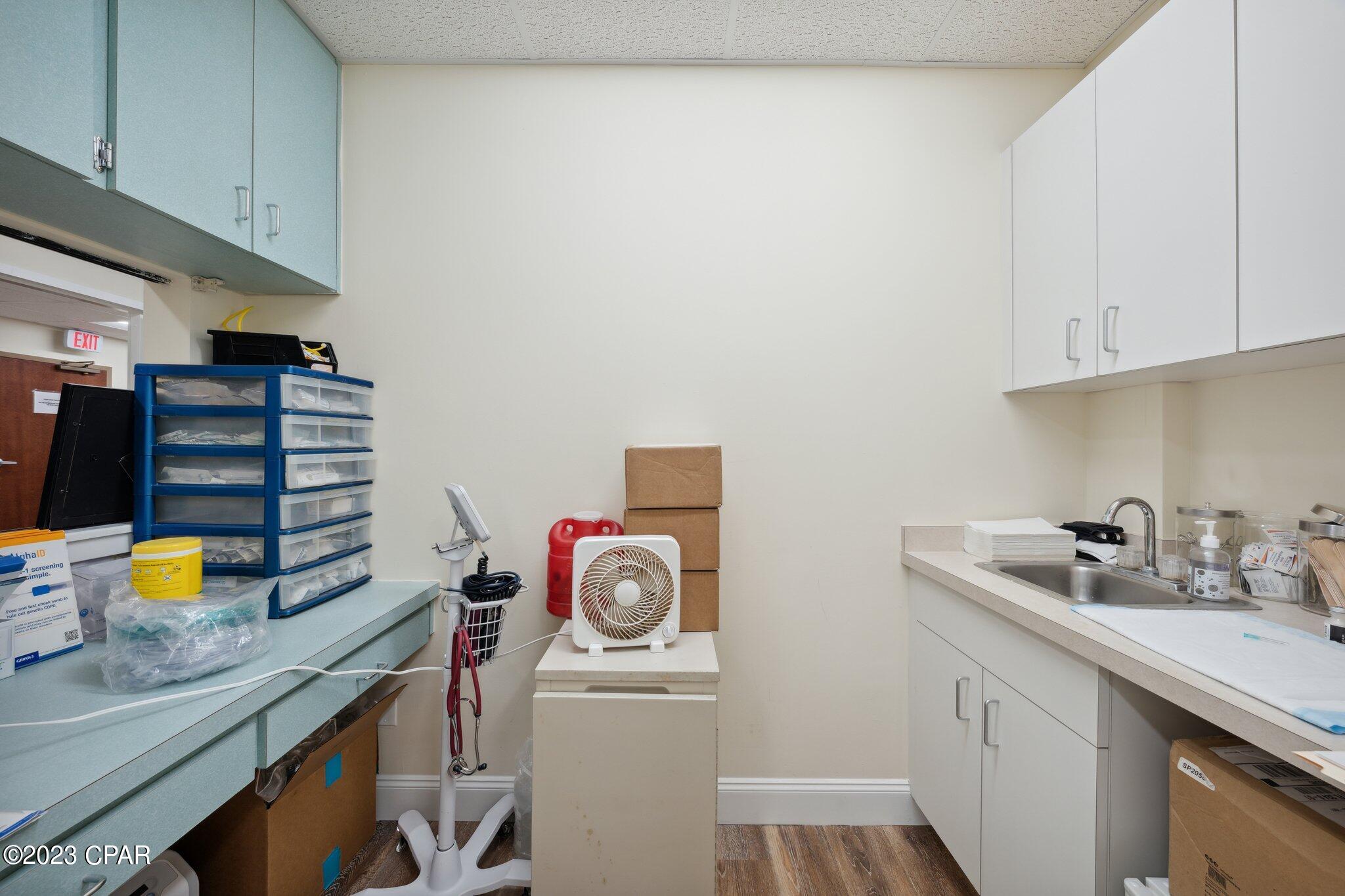 Image 61 For 2202 State Avenue