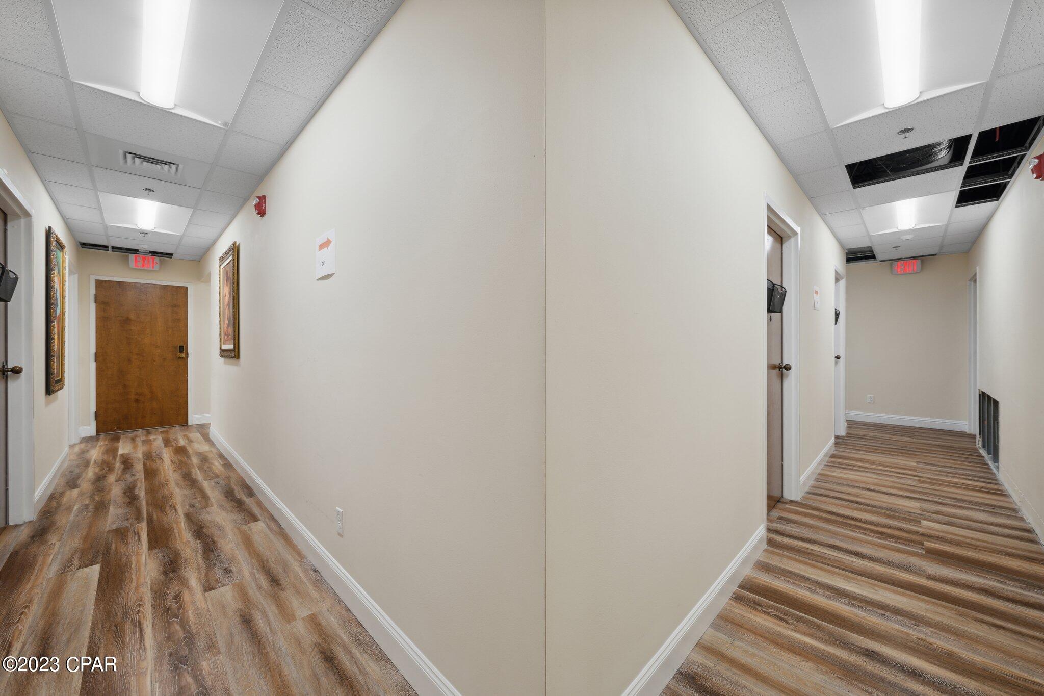 Listing photo id 67 for 2202 State Avenue