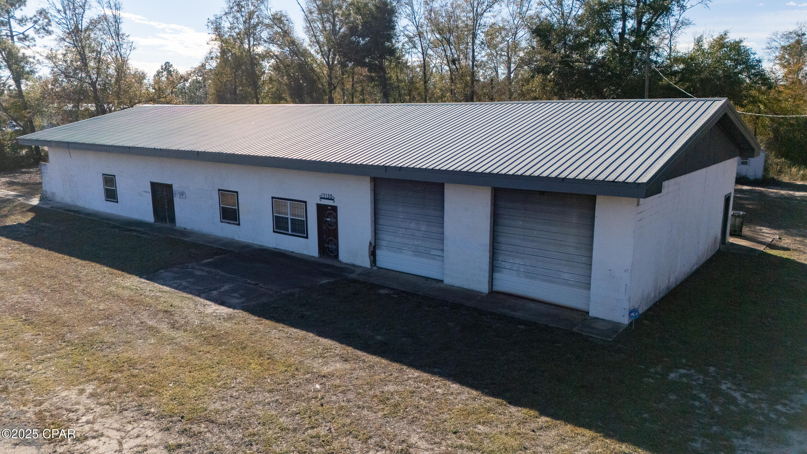 Listing photo id 13 for 17139 Highway 231