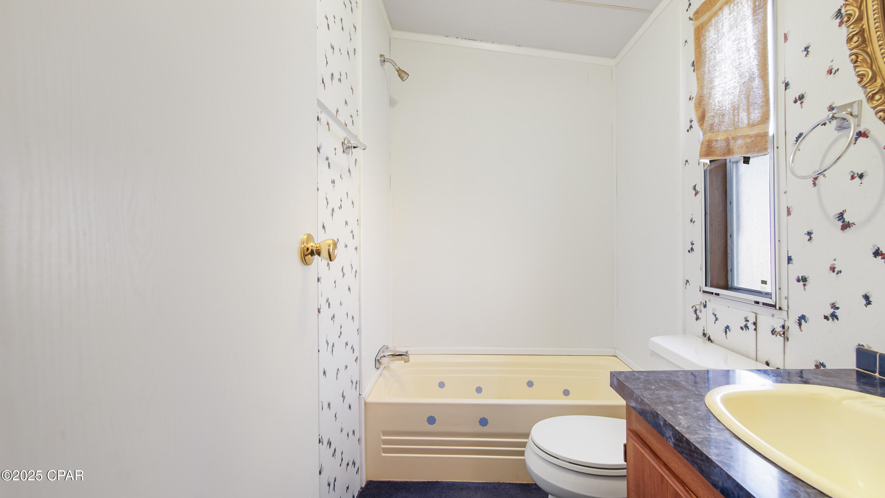 Listing photo id 24 for 17139 Highway 231