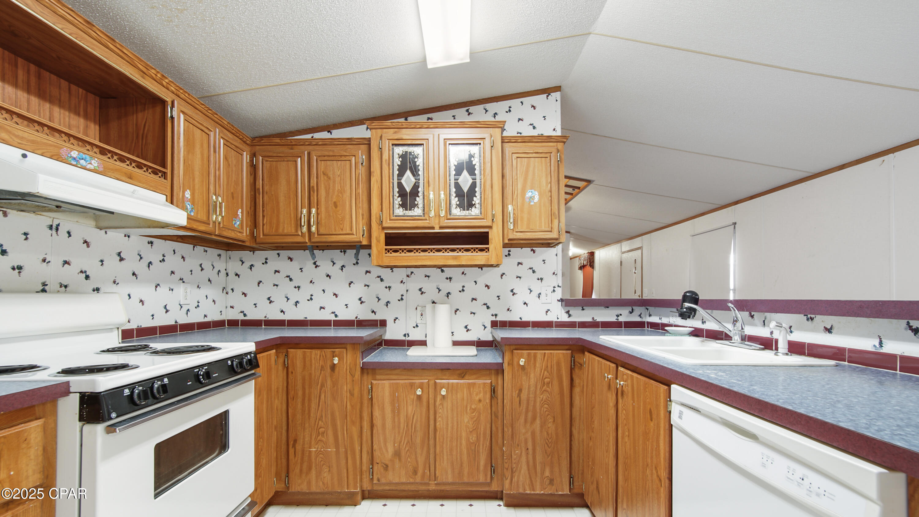 Listing photo id 29 for 17139 Highway 231