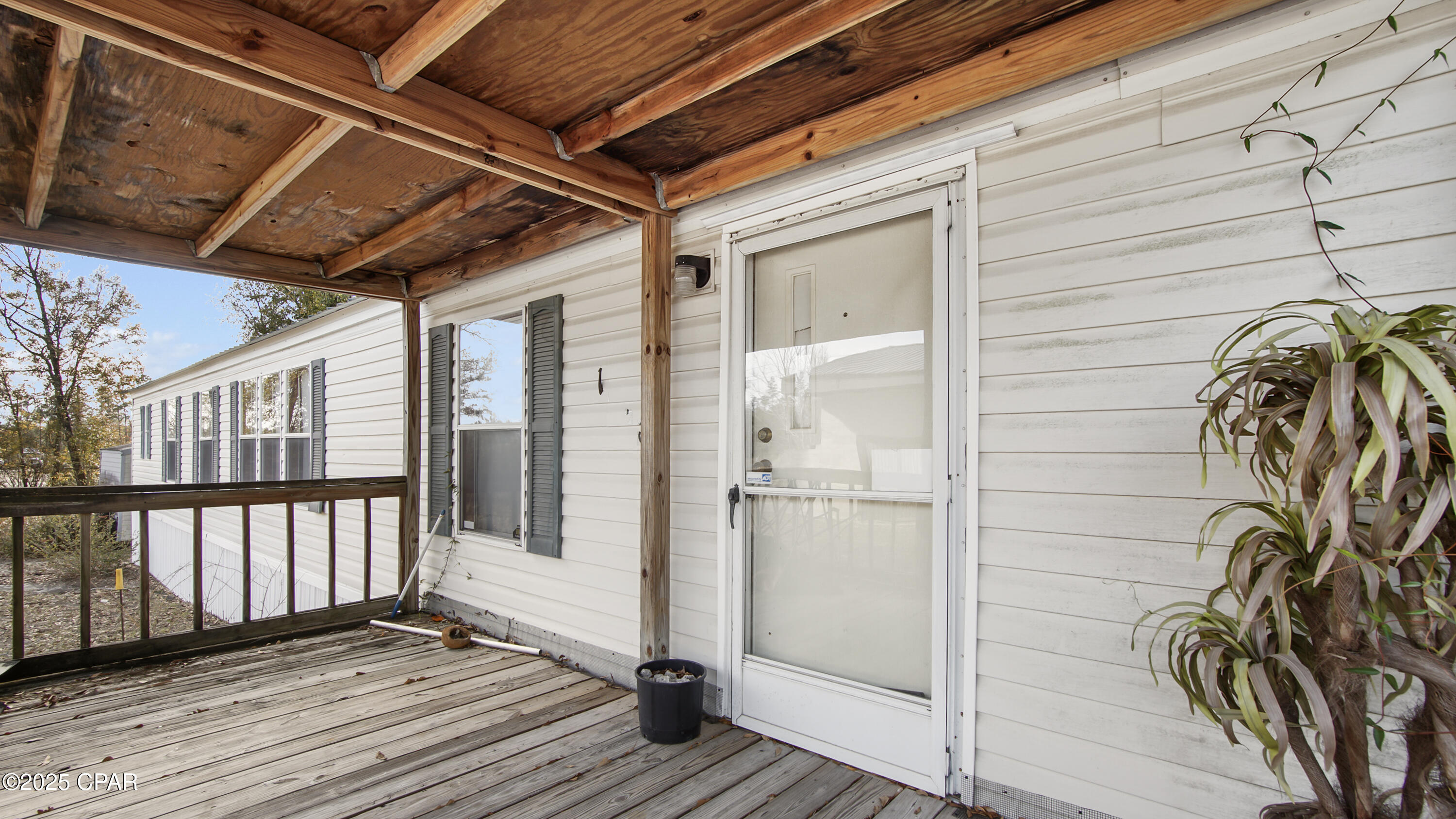 Listing photo id 37 for 17139 Highway 231