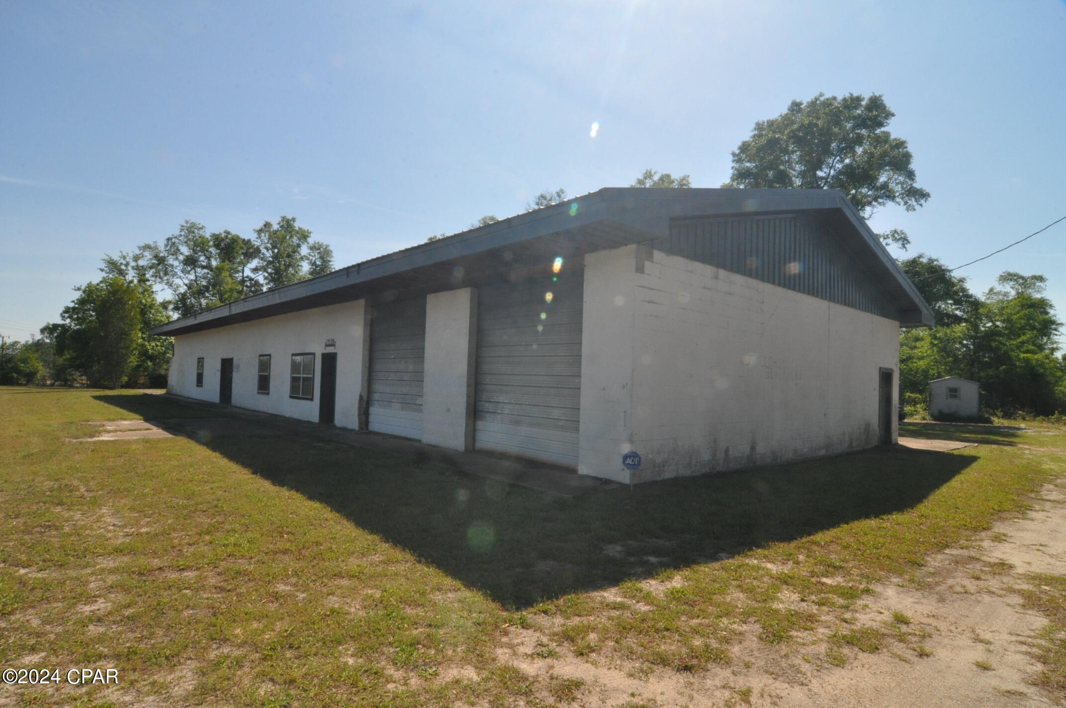 Listing photo id 4 for 17139 Highway 231