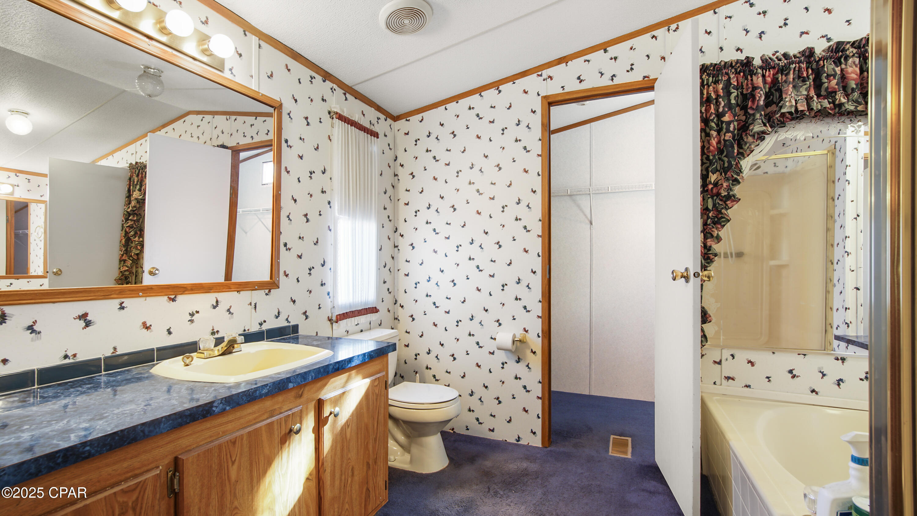 Listing photo id 42 for 17139 Highway 231