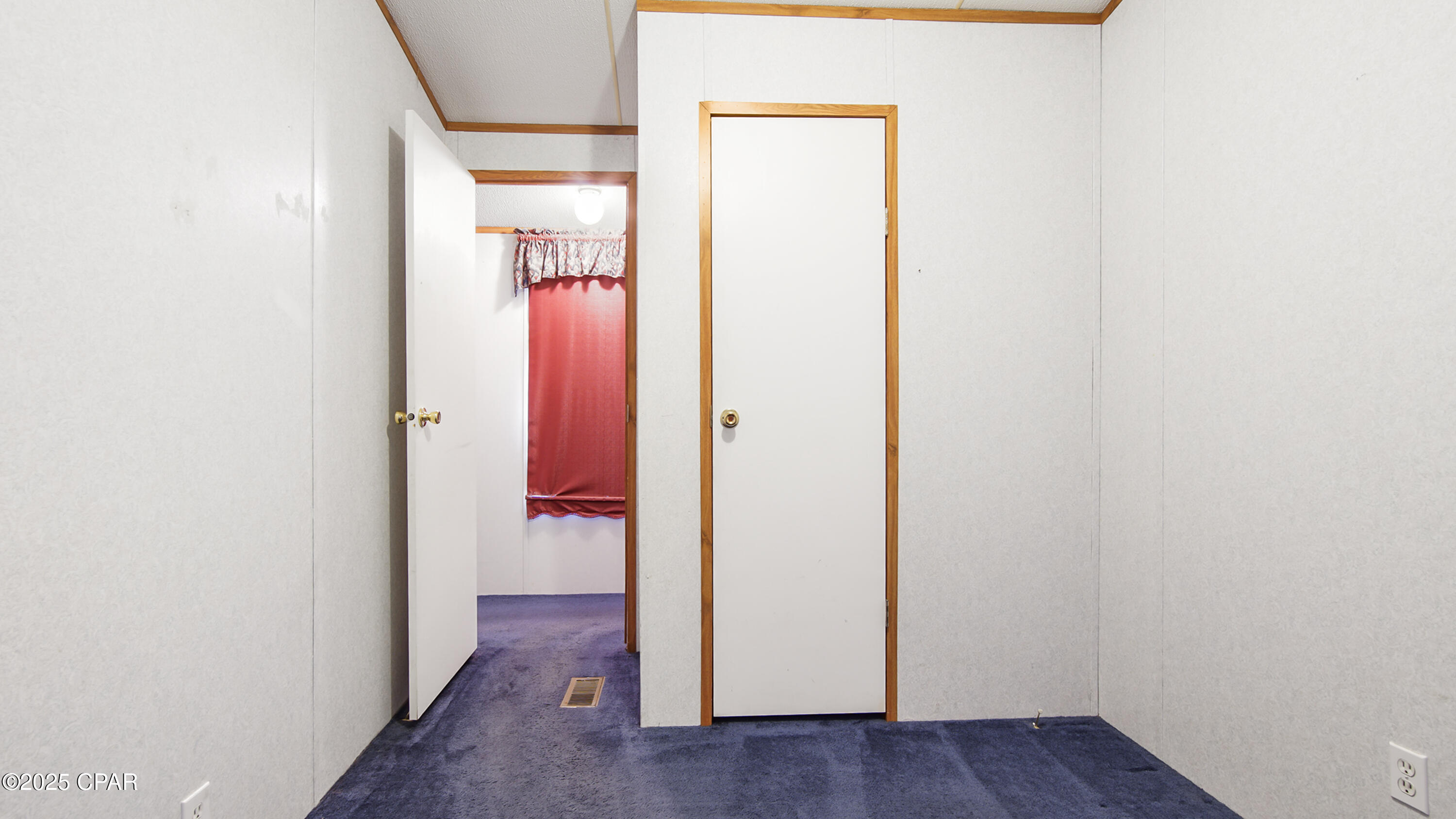 Listing photo id 46 for 17139 Highway 231