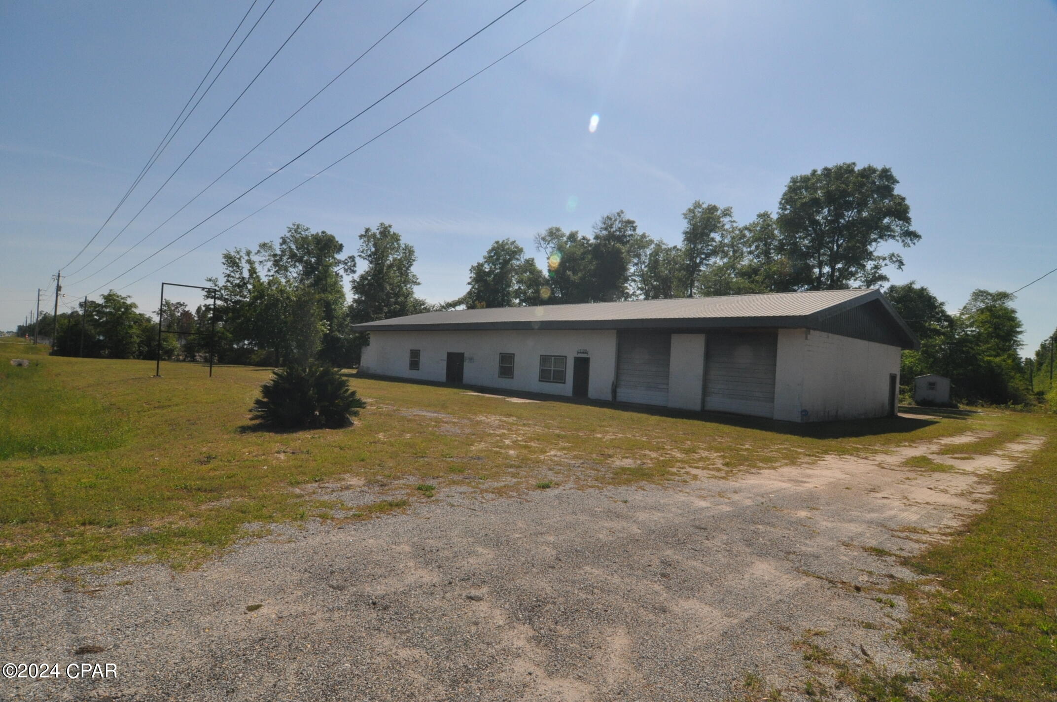 Listing photo id 6 for 17139 Highway 231