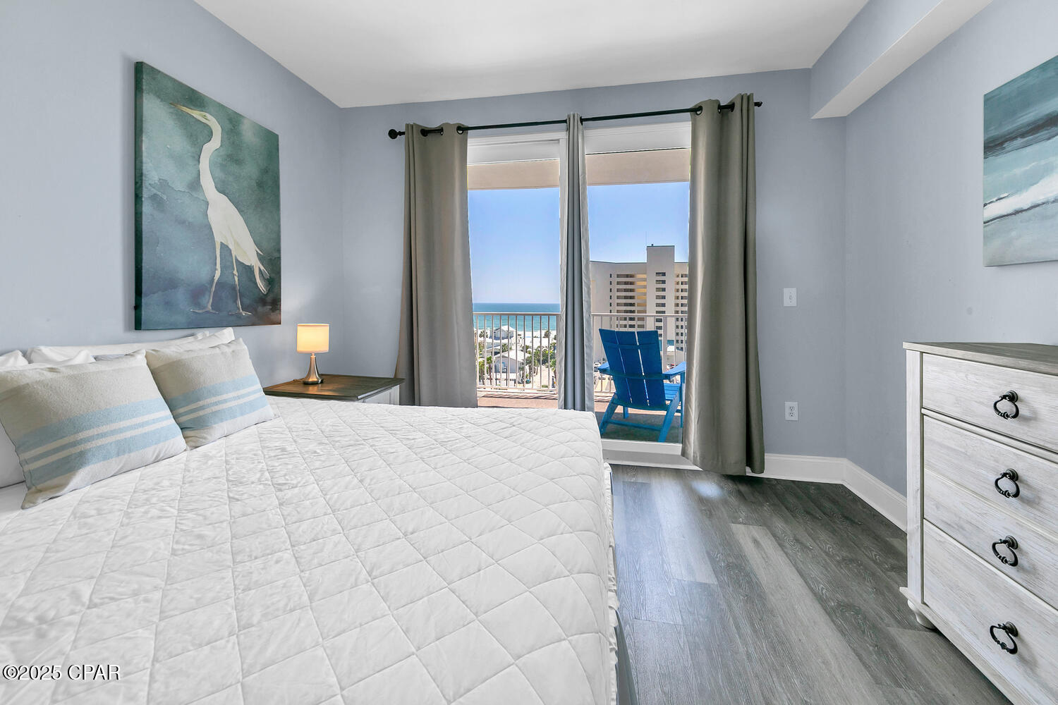 9860 S Thomas Drive 607