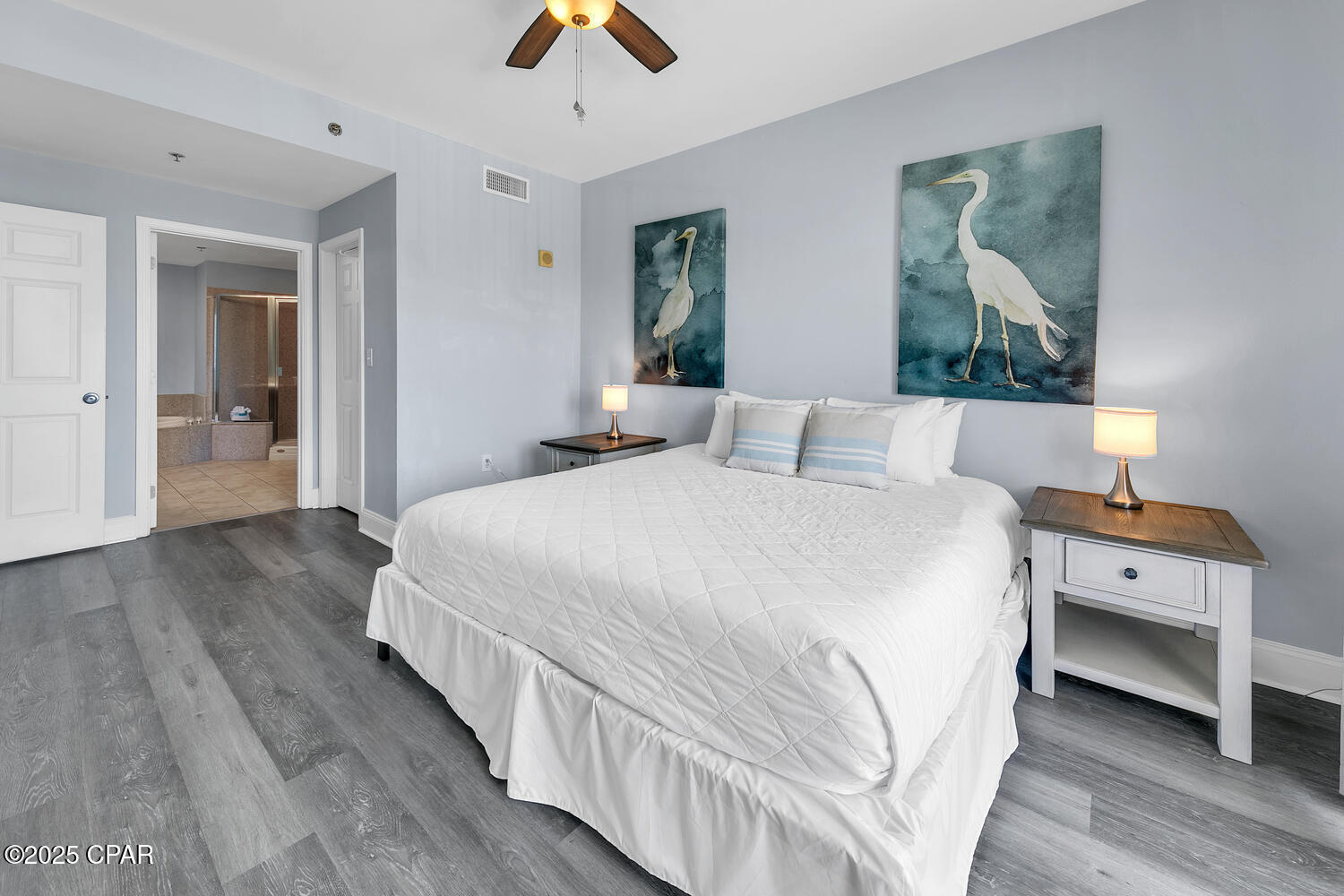 9860 S Thomas Drive 607