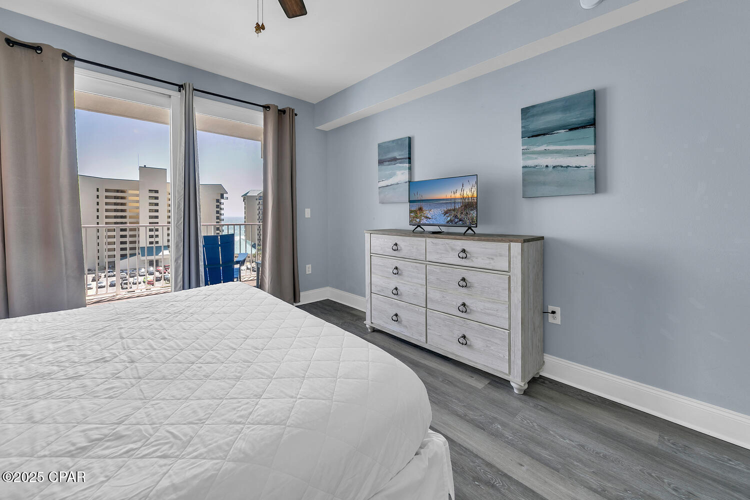 9860 S Thomas Drive 607