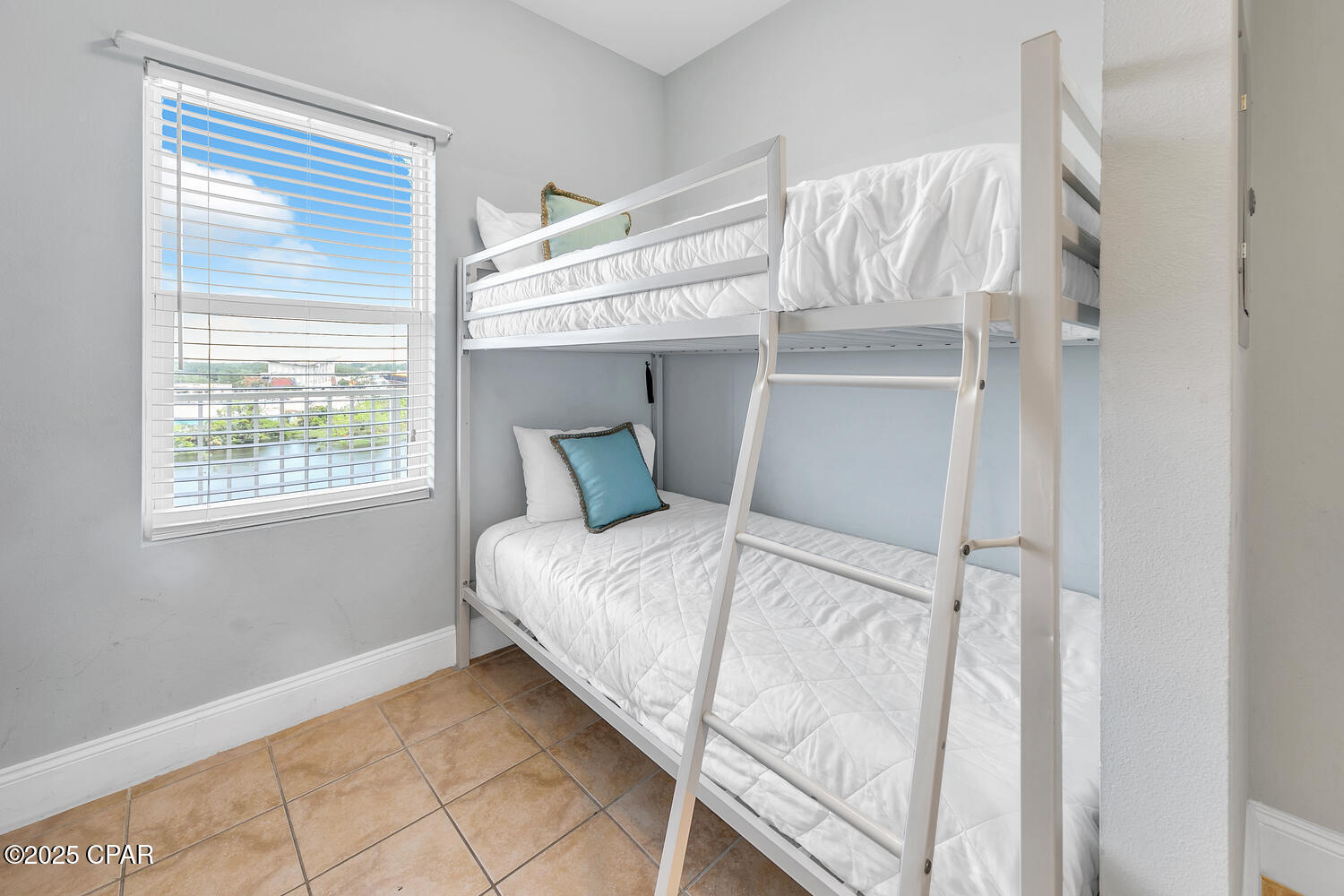 9860 S Thomas Drive 607