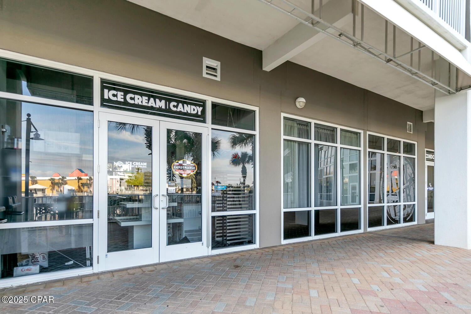 9860 S Thomas Drive 607