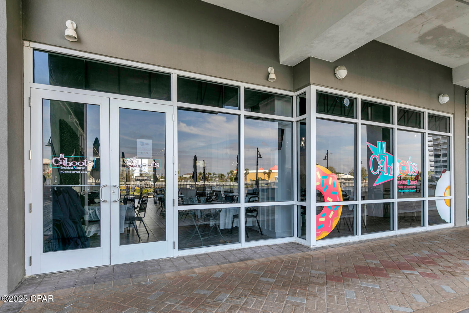 9860 S Thomas Drive 607