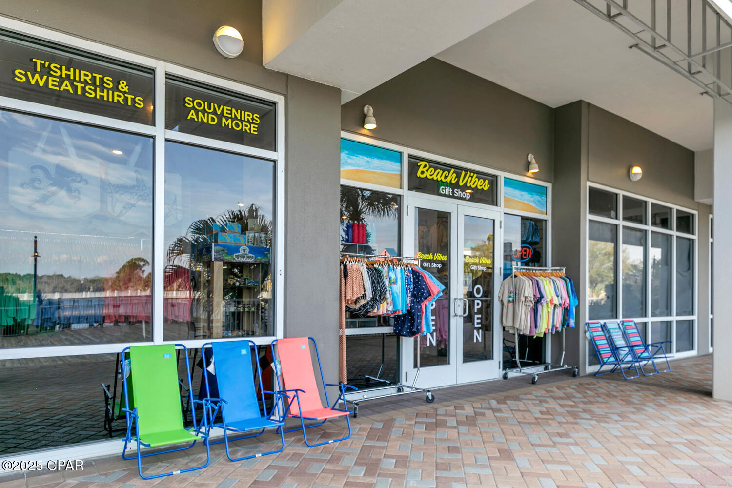 9860 S Thomas Drive 607