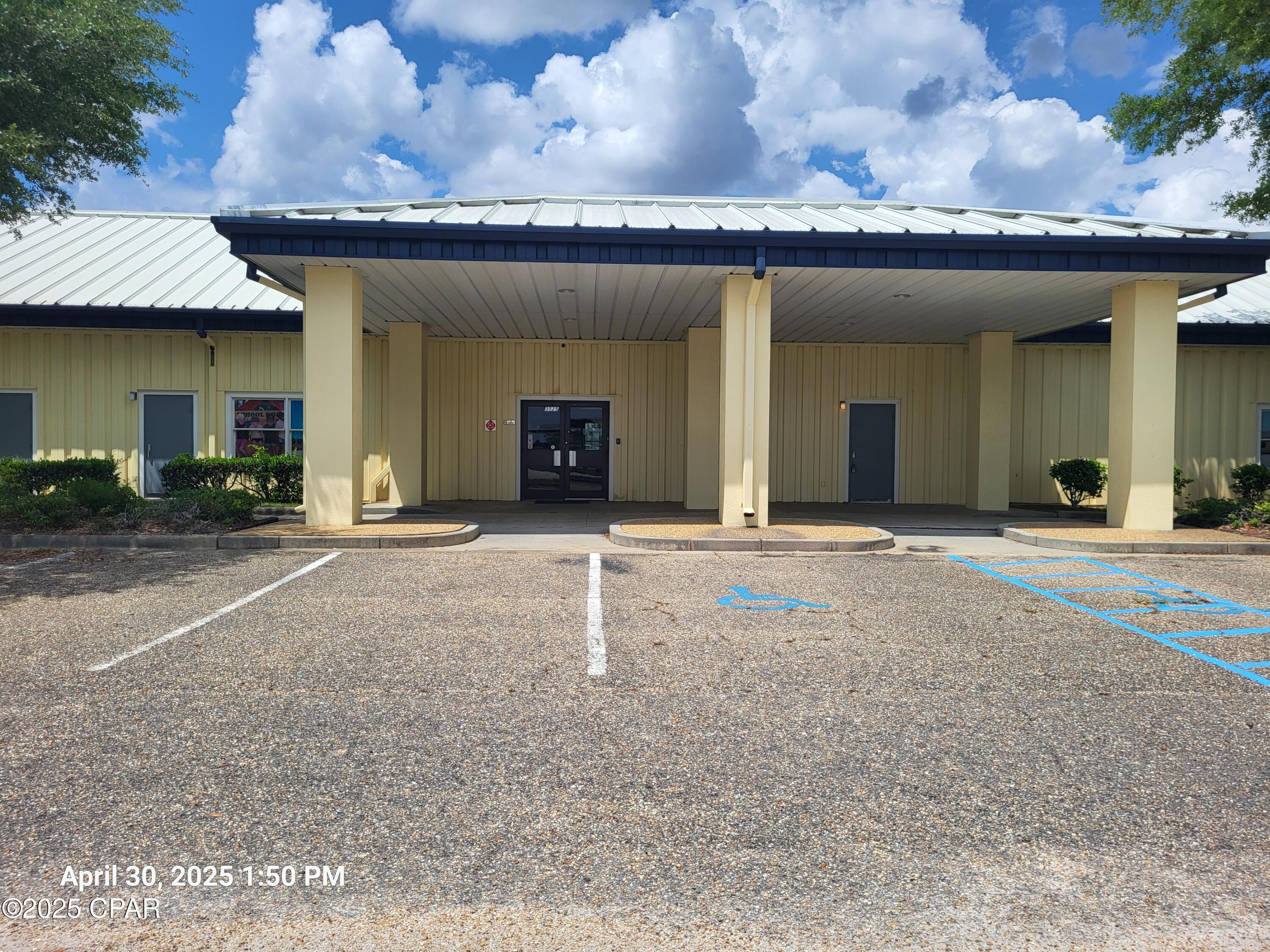 Image 2 For 3525 Russell Road