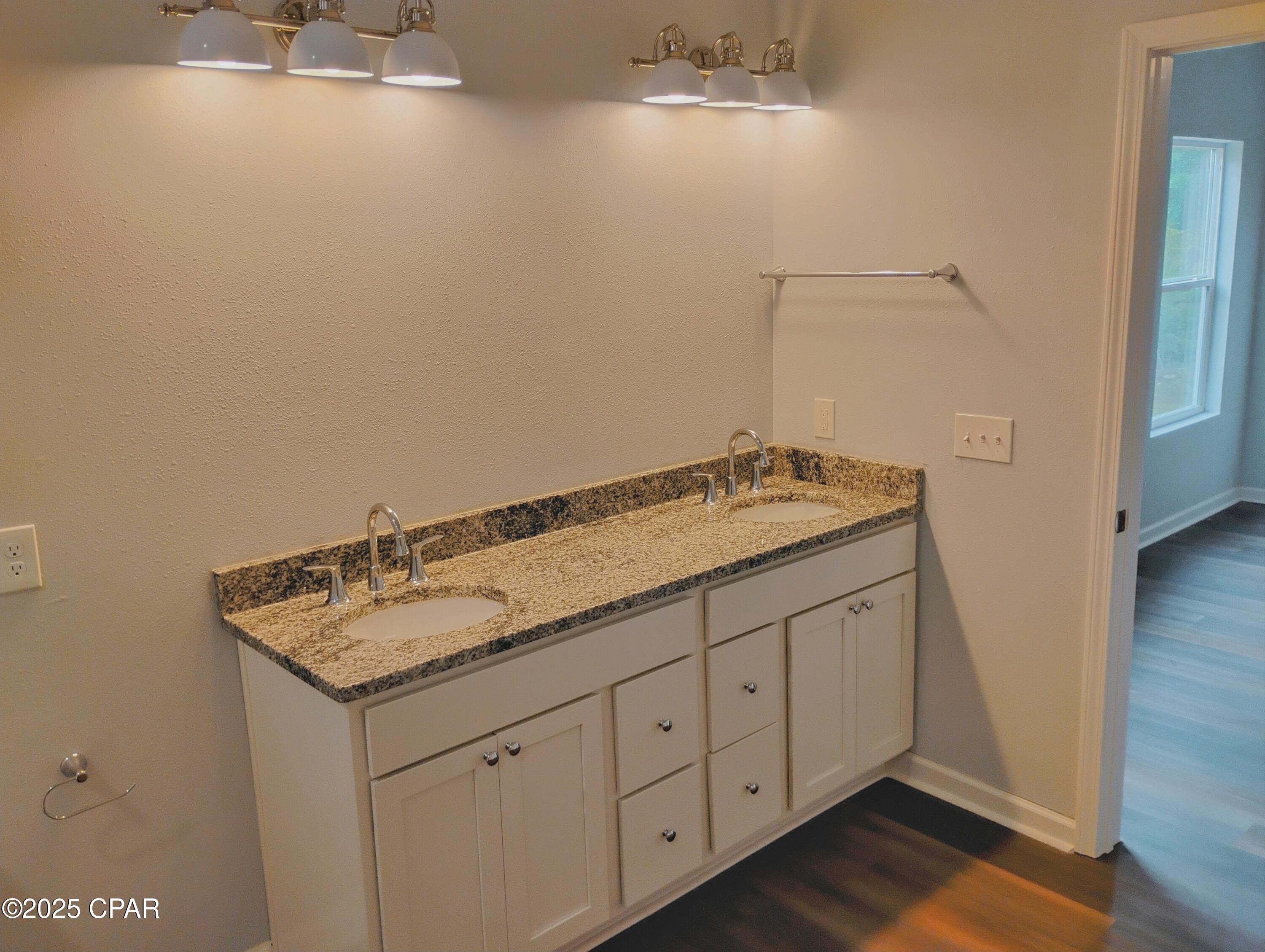 Image 15 For 4367 Carey Boulevard