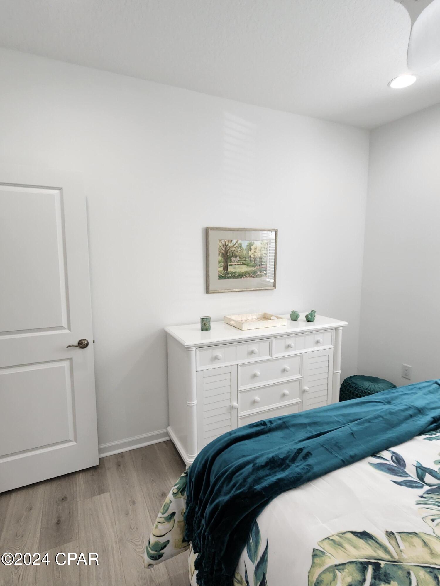 Image 20 For 8666 Shell Sink Drive