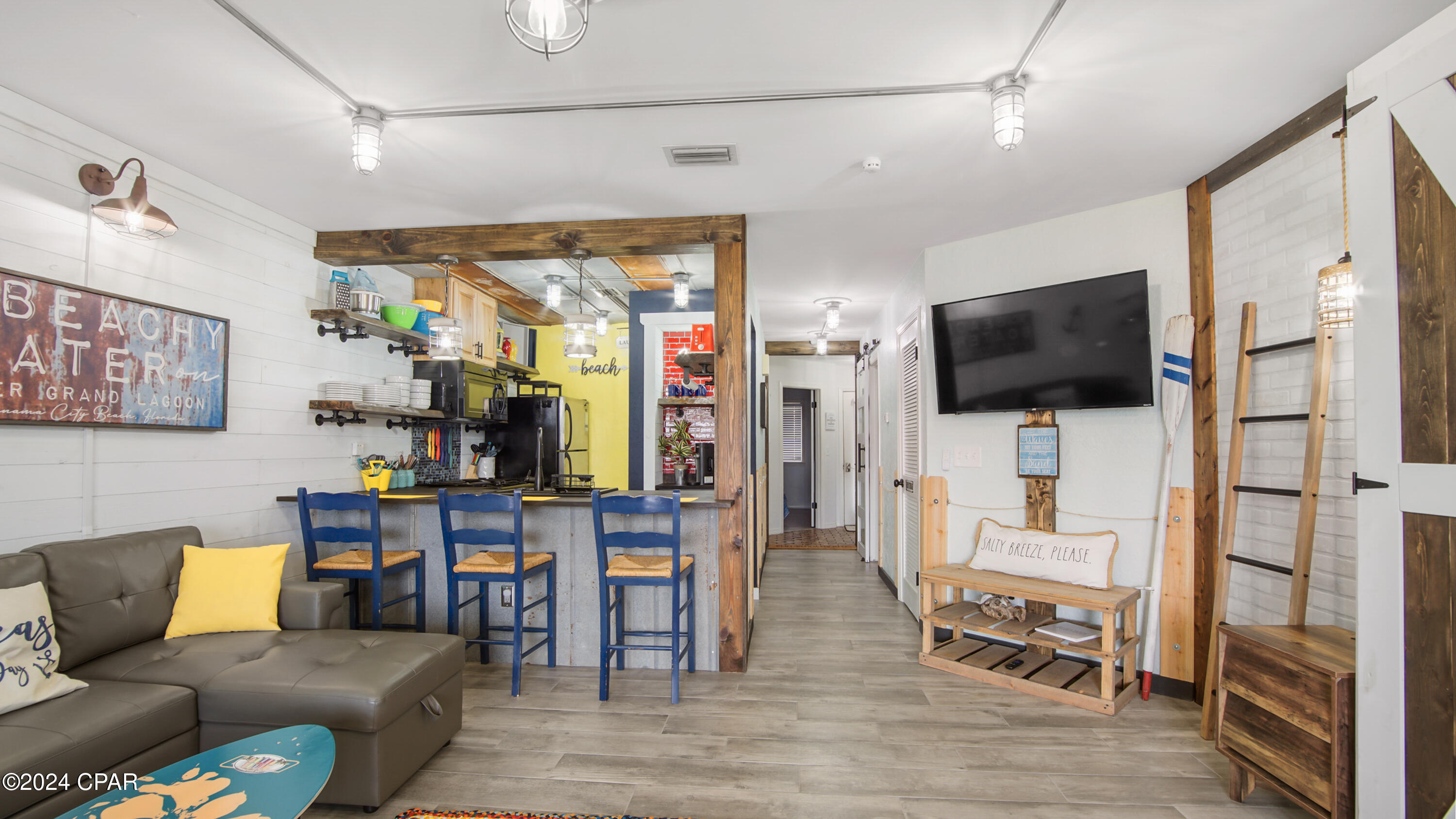 Image 8 For 8730 Thomas Drive 305