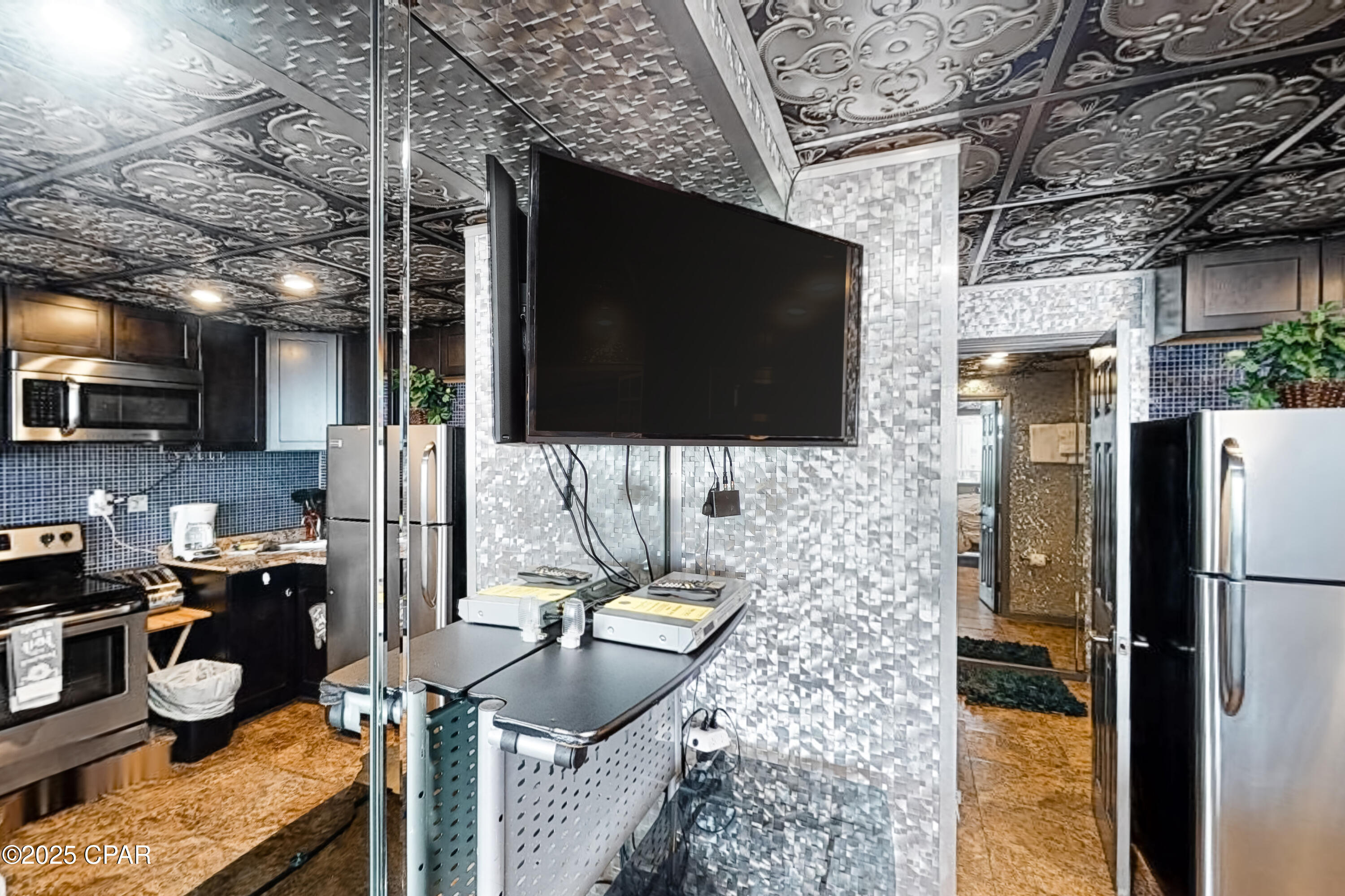 Image 10 For 14401 Front Beach Road 600