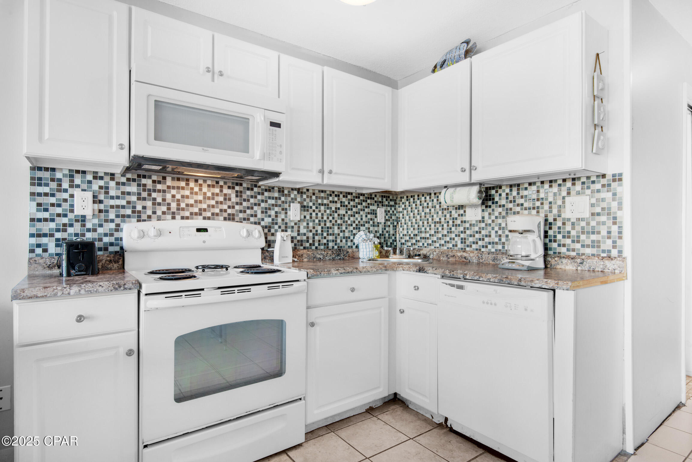 Image 13 For 8817 Thomas Drive A208