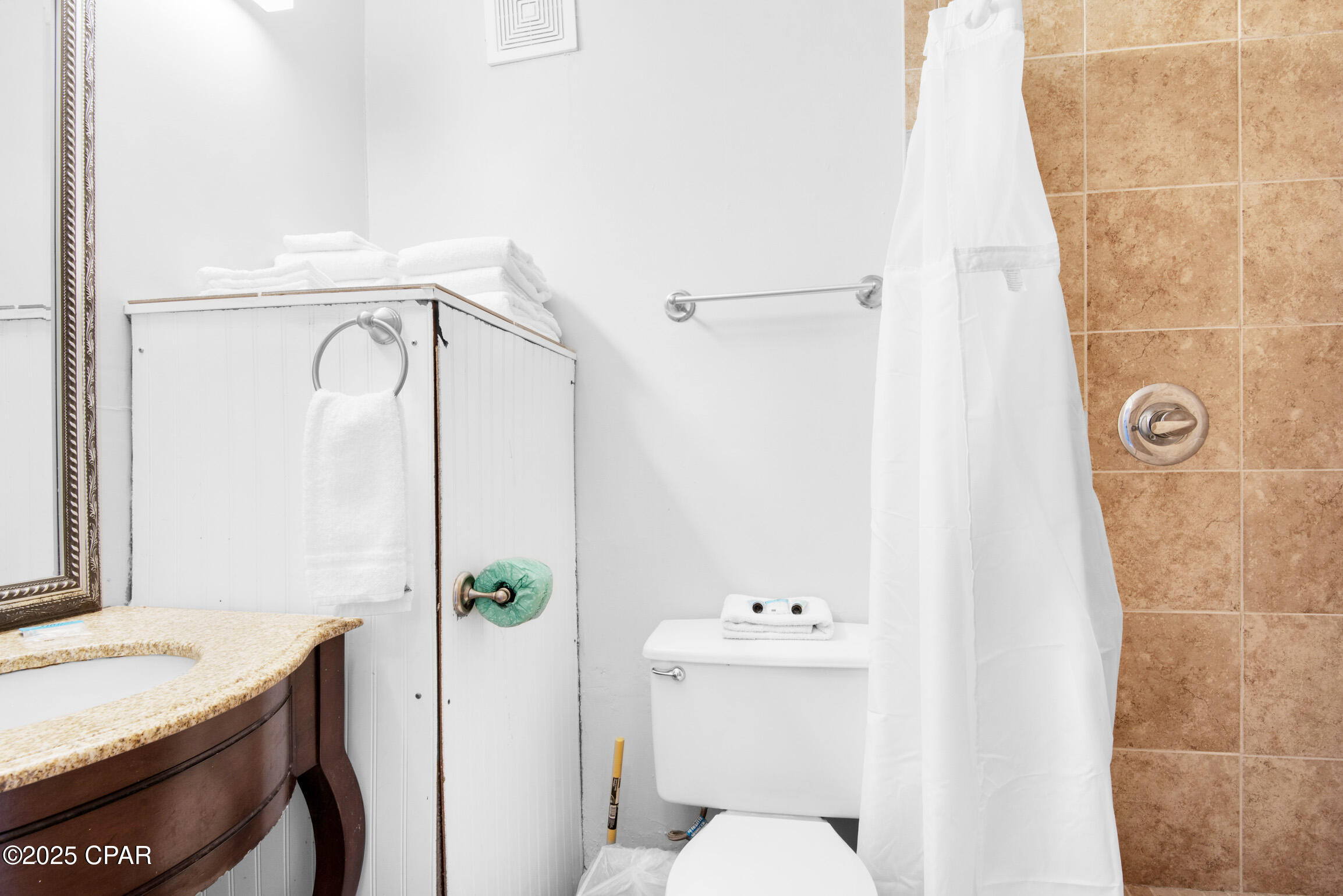 Image 17 For 8817 Thomas Drive A208