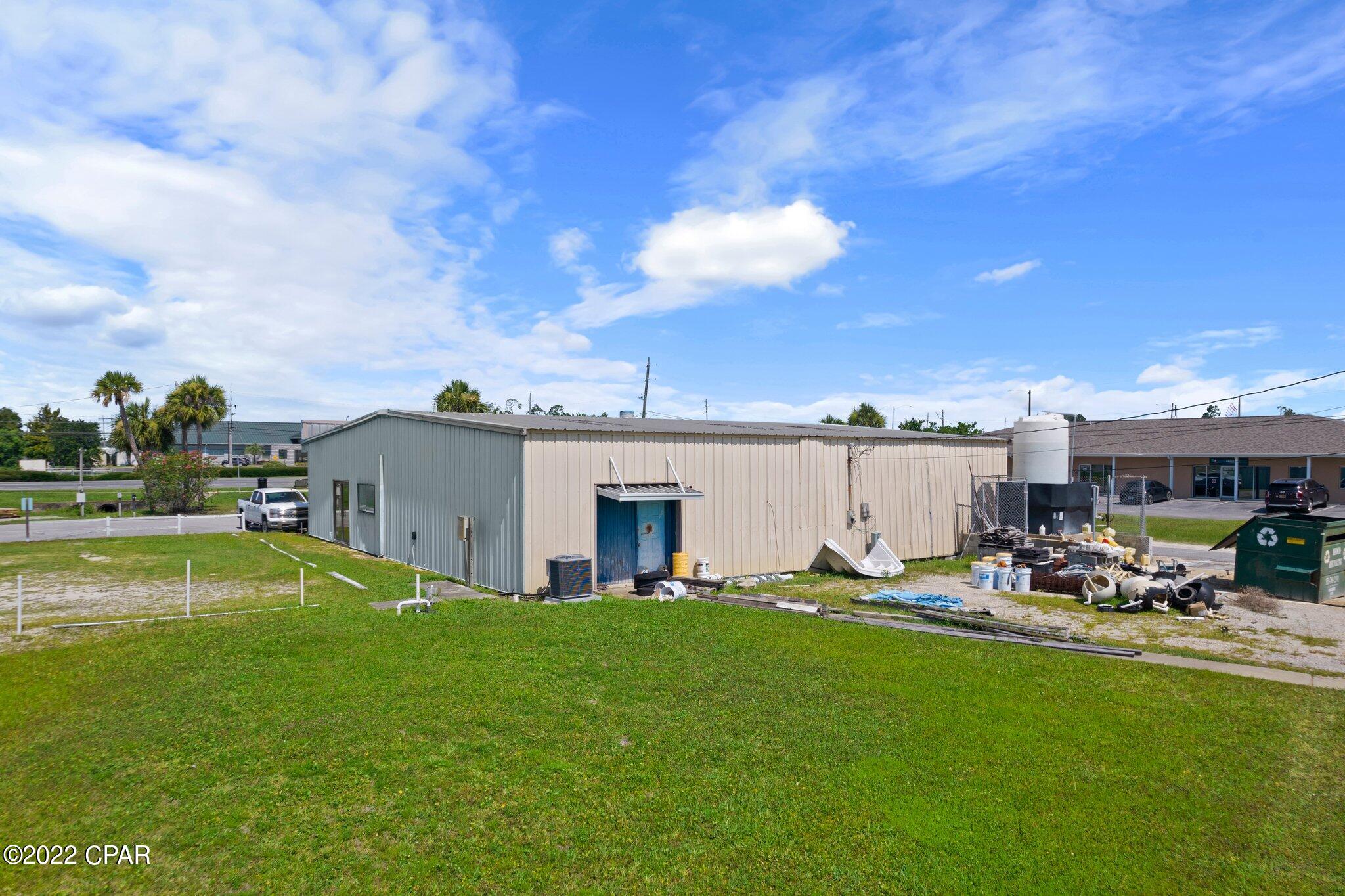 Listing photo id 15 for 3407 Highway 77