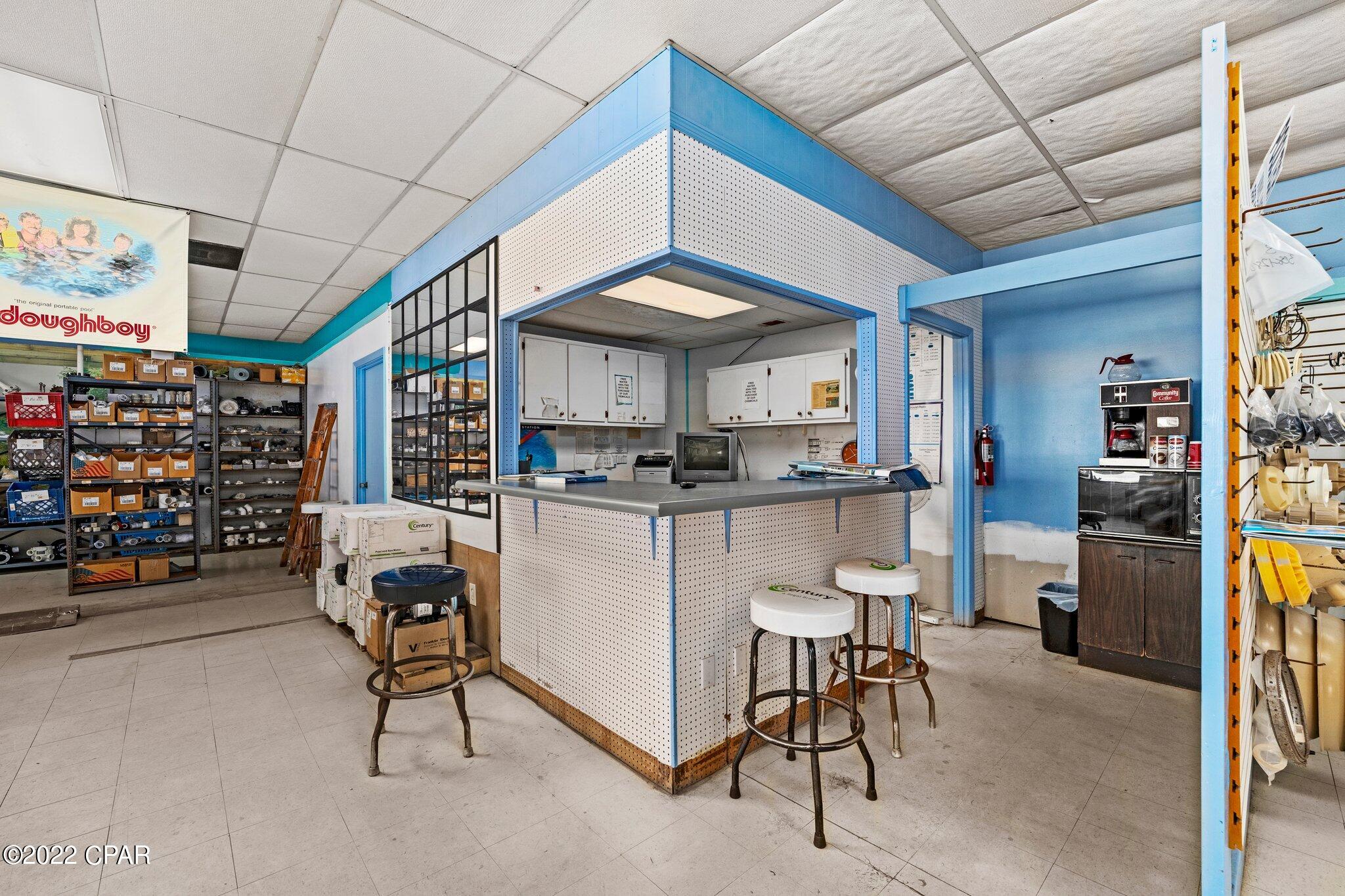 Listing photo id 21 for 3407 Highway 77