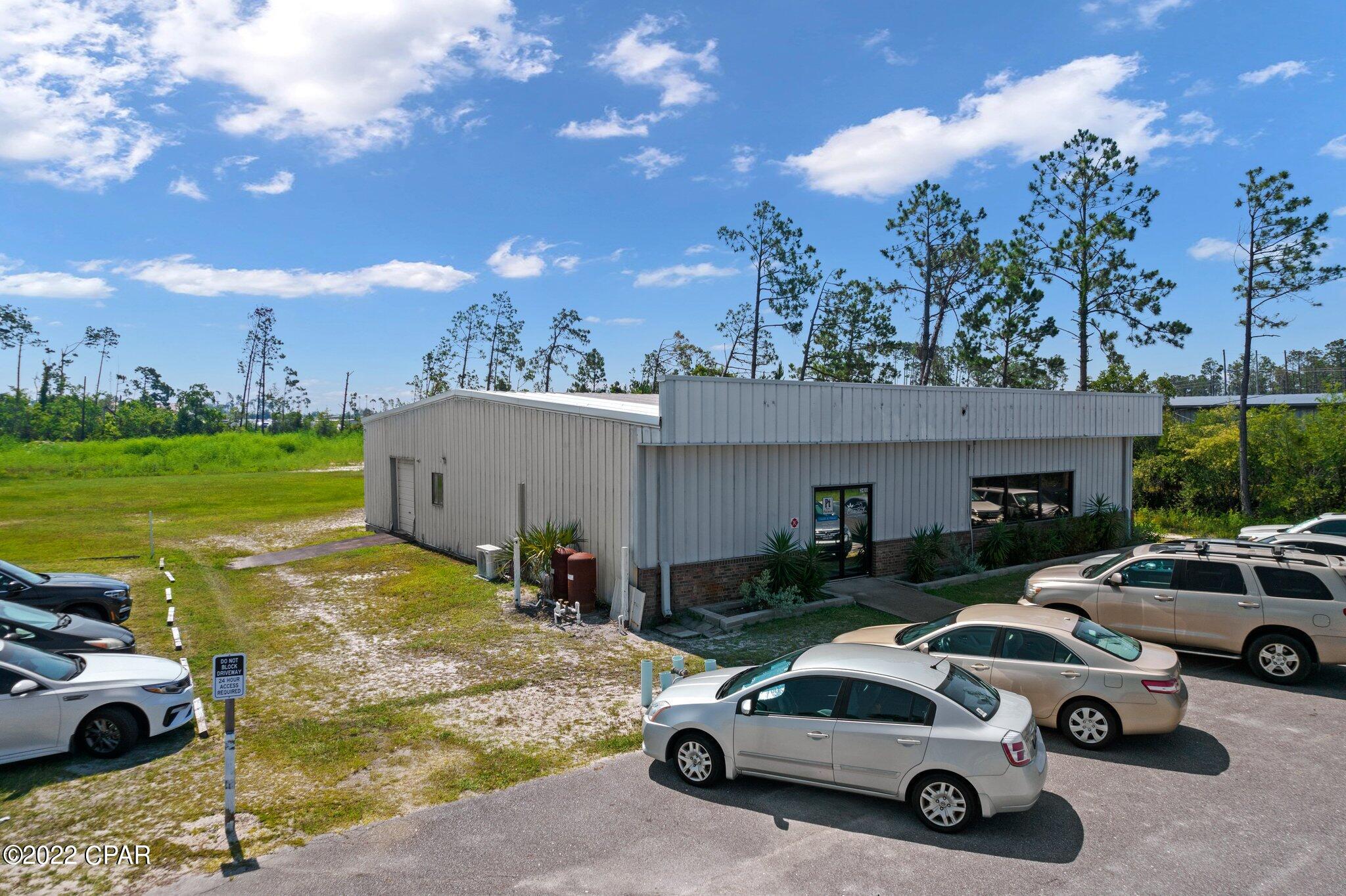 Listing photo id 11 for 3407 Highway 77