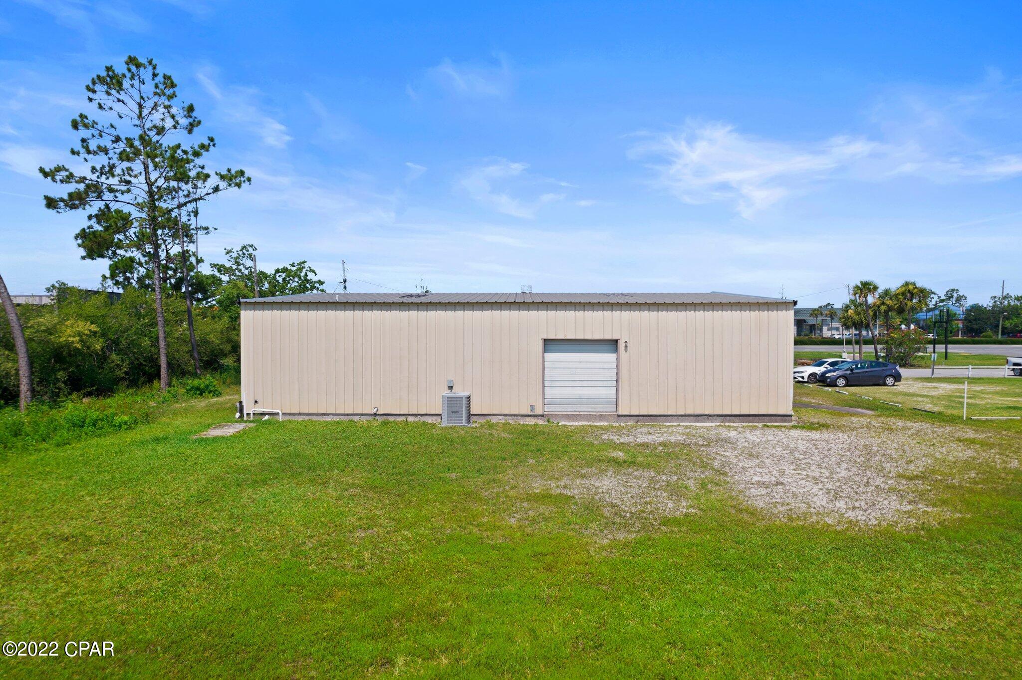 Listing photo id 12 for 3407 Highway 77