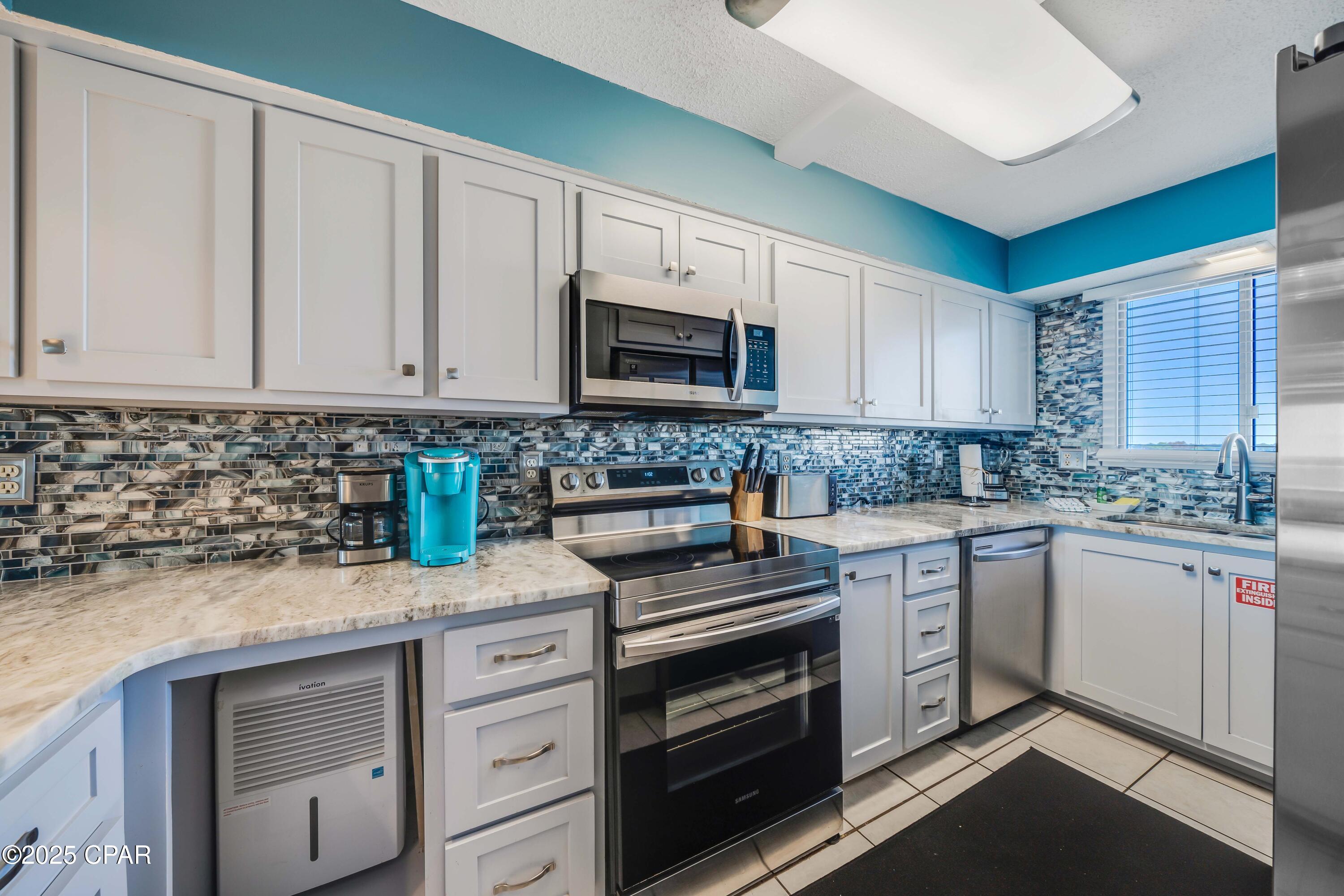 Image 3 For 5801 Thomas Drive 611