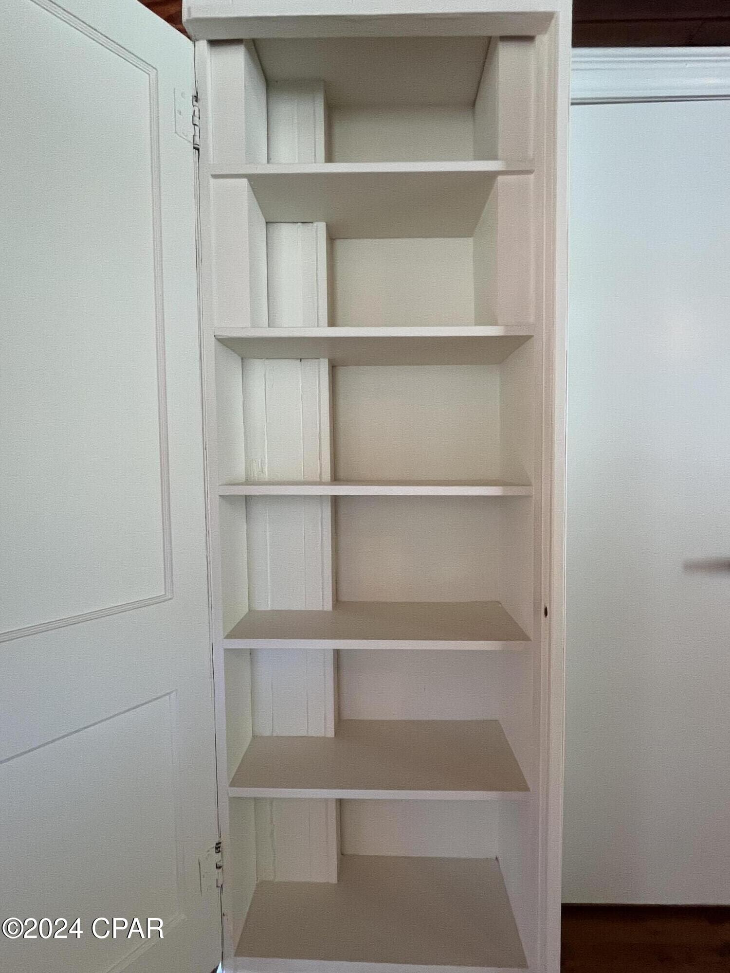 Listing photo id 15 for 239 Deer Avenue Avenue