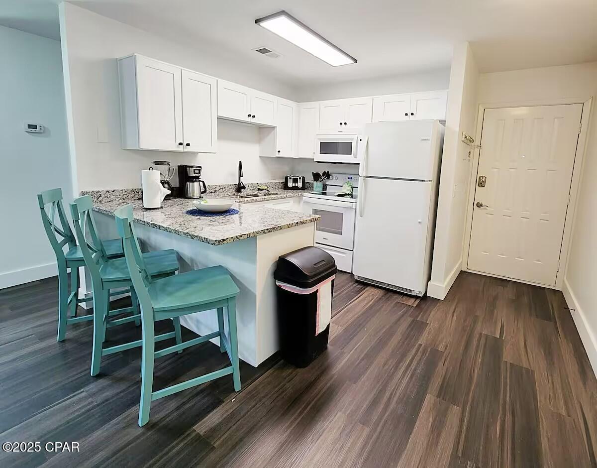 Image 2 For 7125 Lagoon Drive O