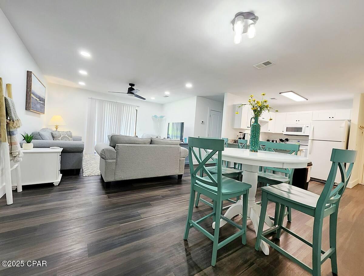 Image 3 For 7125 Lagoon Drive O