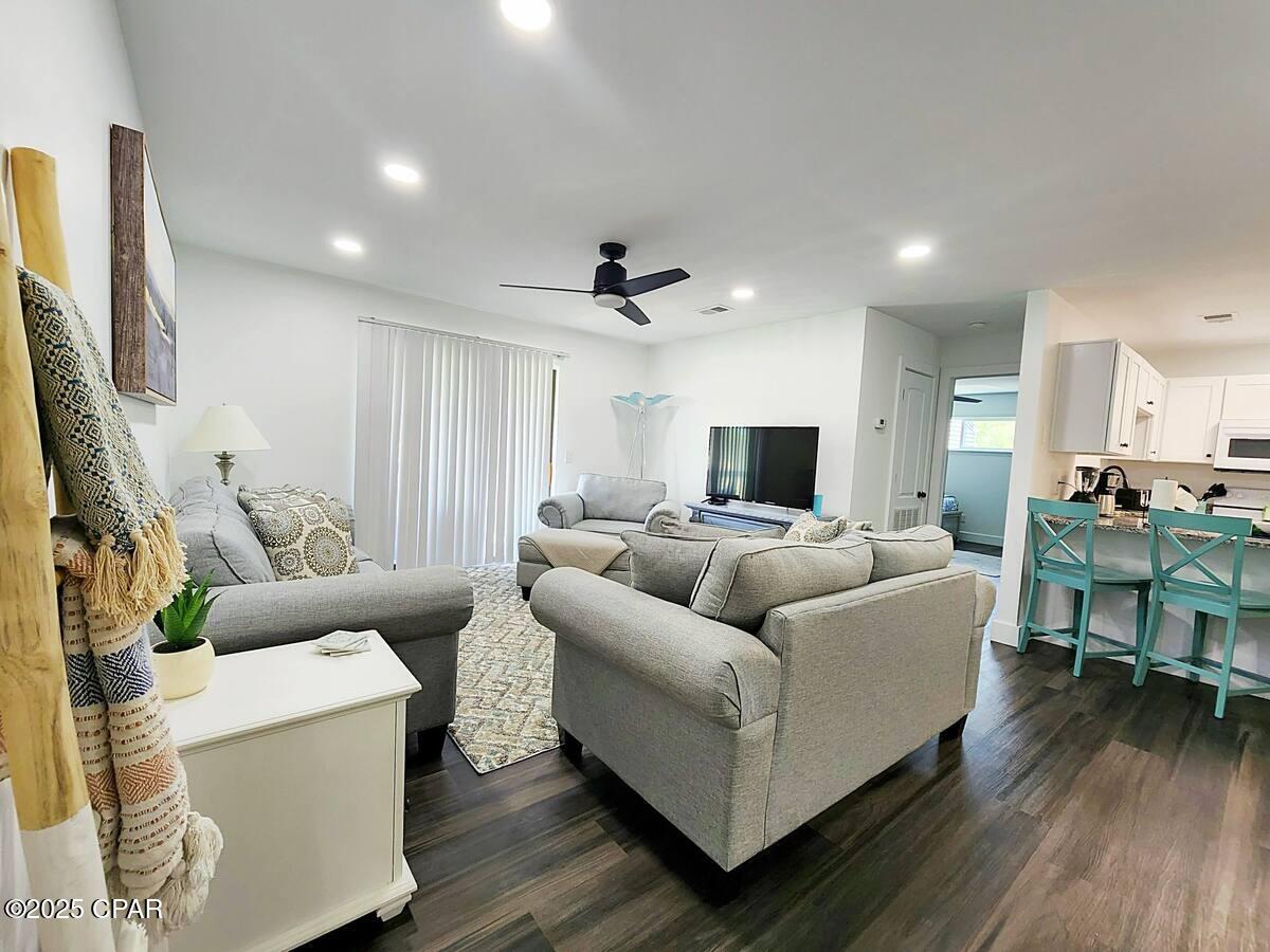 Image 9 For 7125 Lagoon Drive O