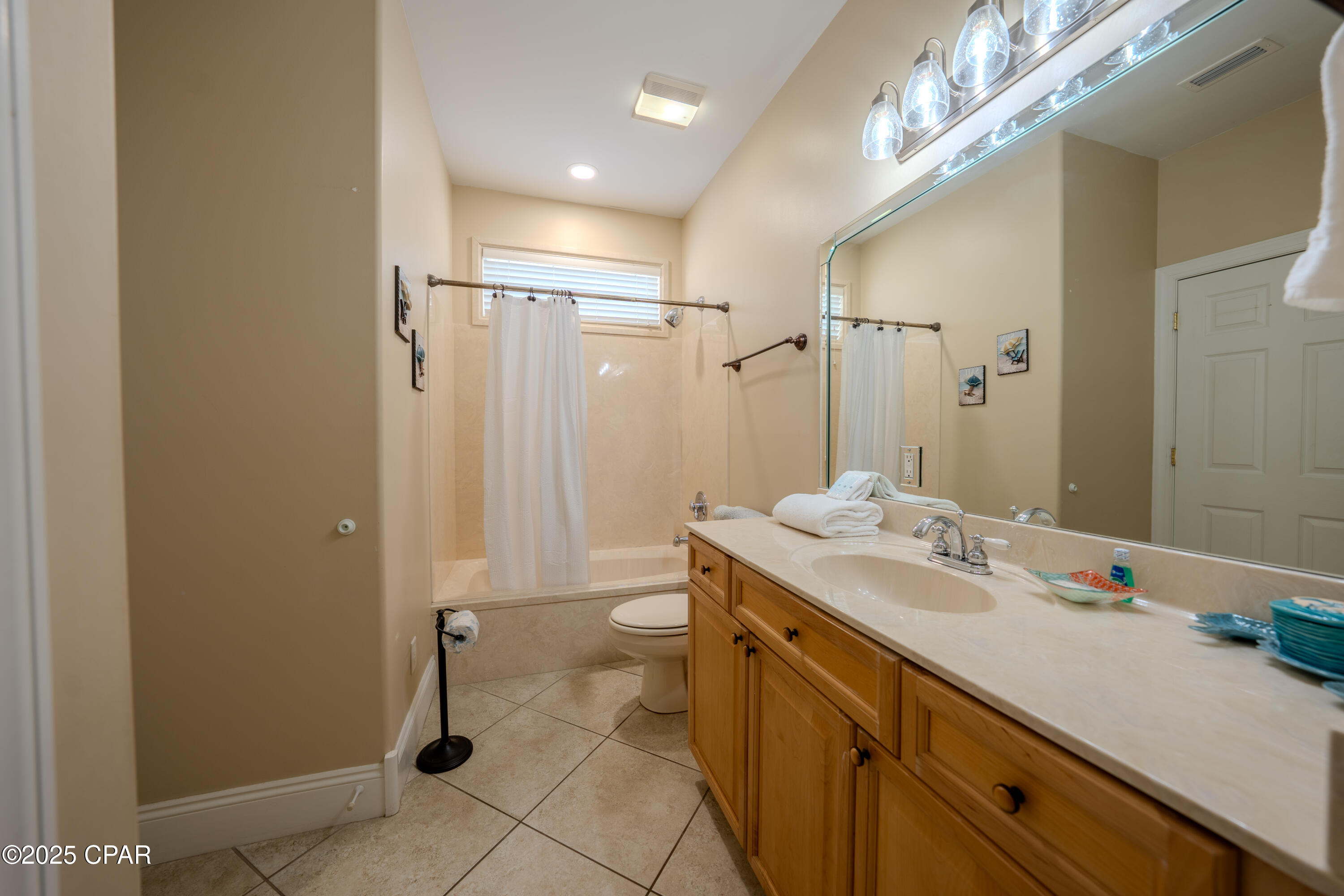 Image 25 For 19906 Front Beach Road