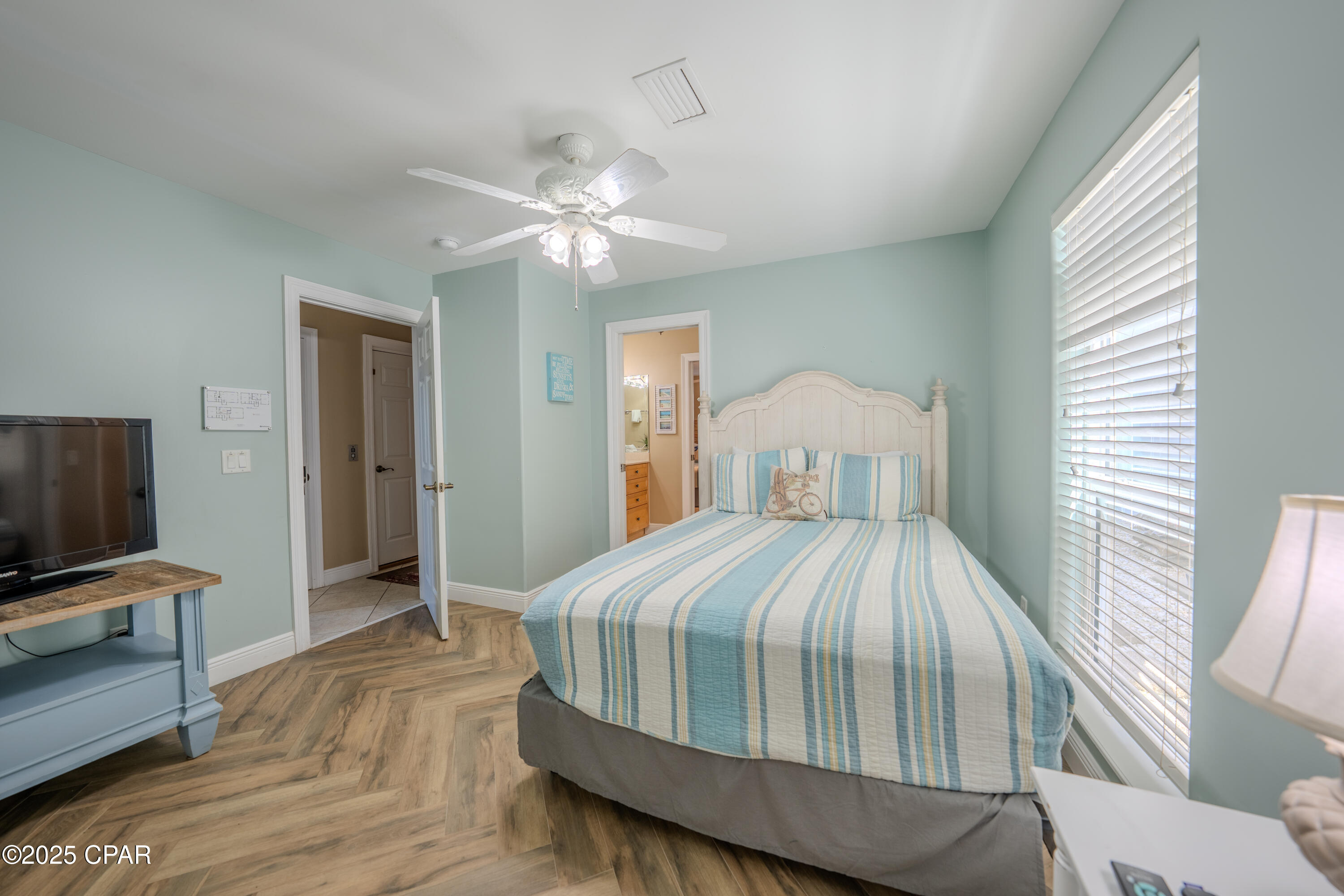 Image 44 For 19906 Front Beach Road