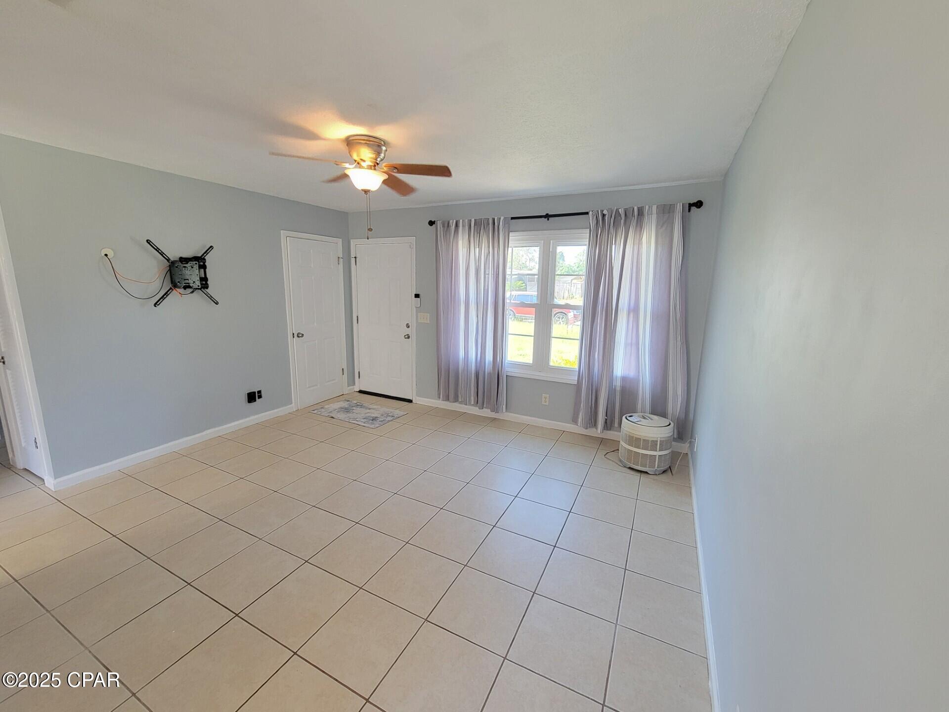 Image 3 For 2114 Deluna Avenue