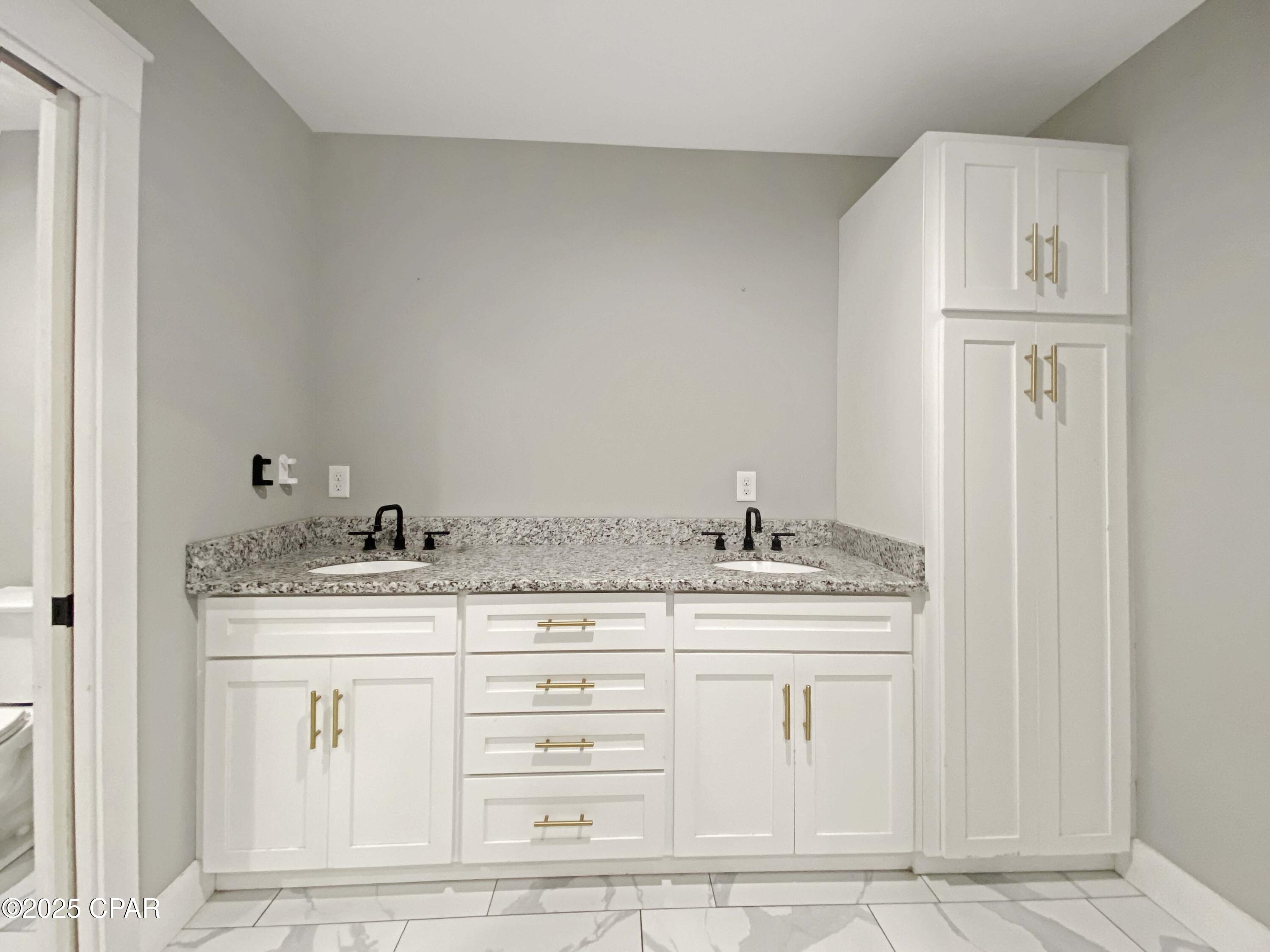 Image 18 For 3035 Jenks Avenue