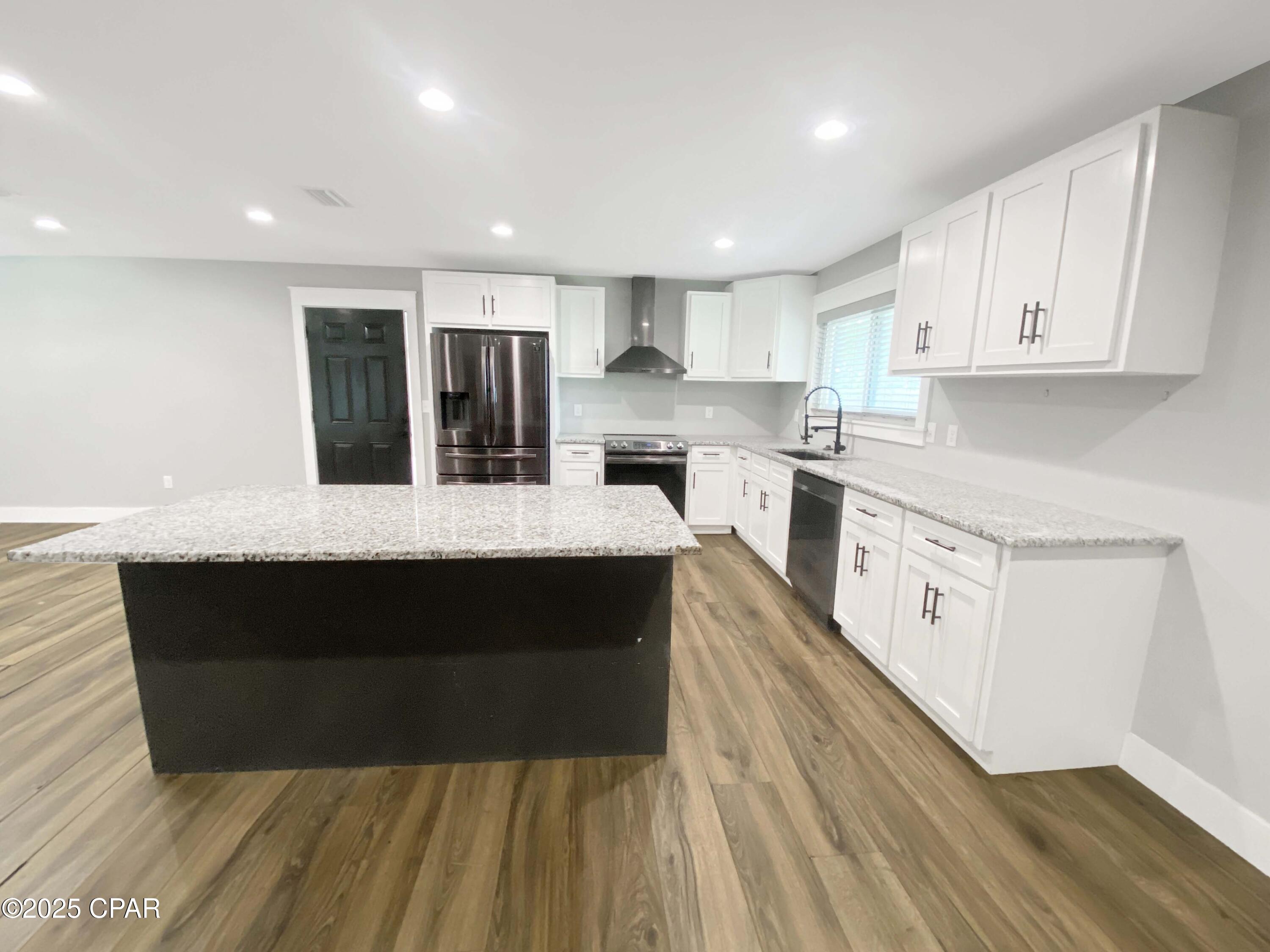 Image 2 For 3035 Jenks Avenue