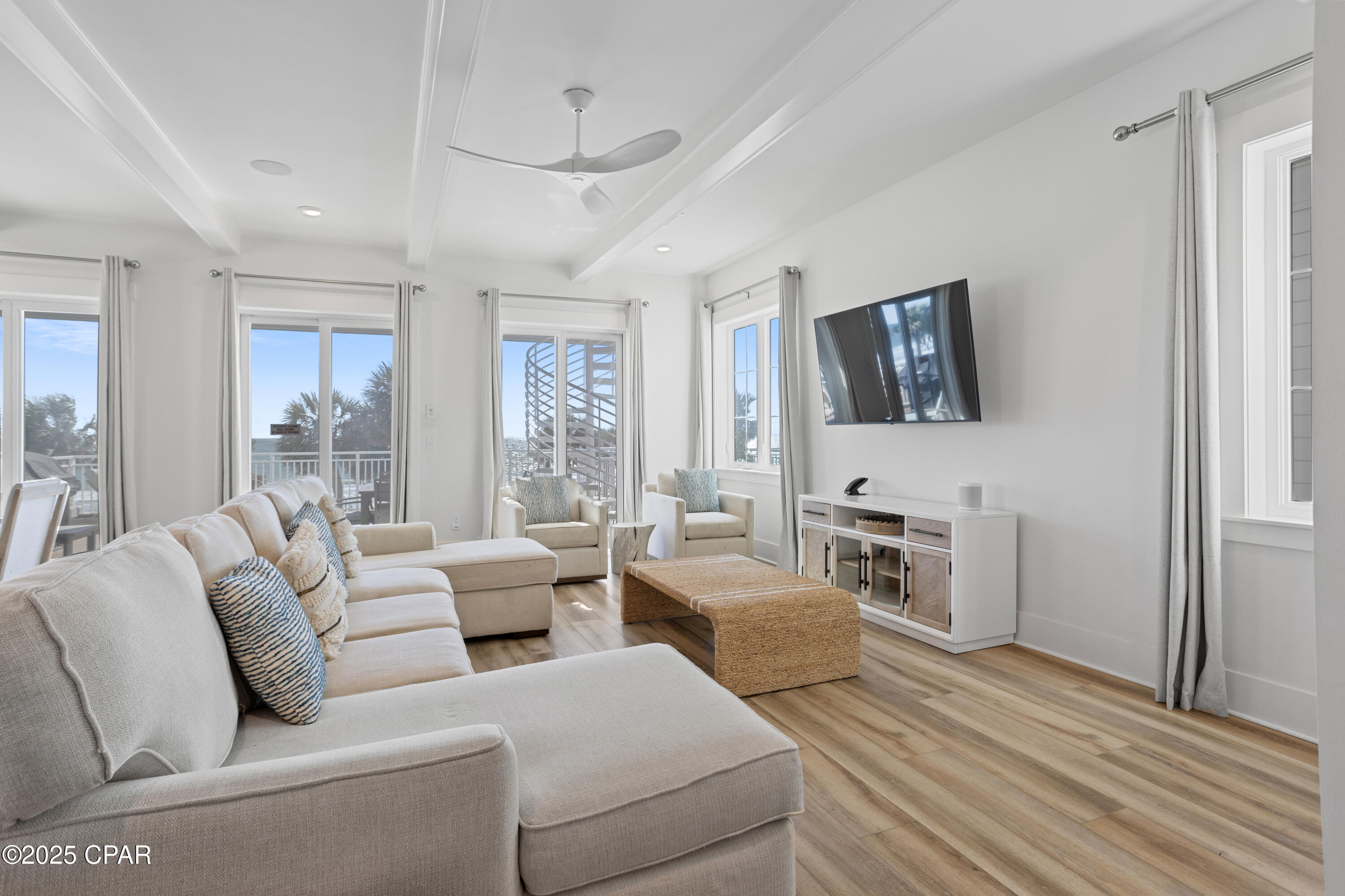 Listing photo id 23 for 13649 Front Beach Road