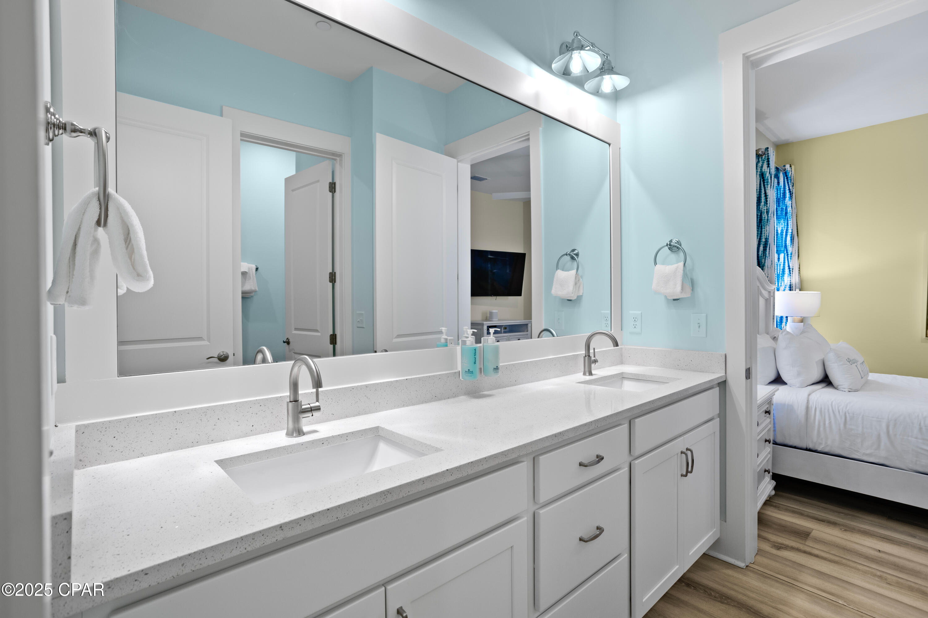 Listing photo id 38 for 13649 Front Beach Road