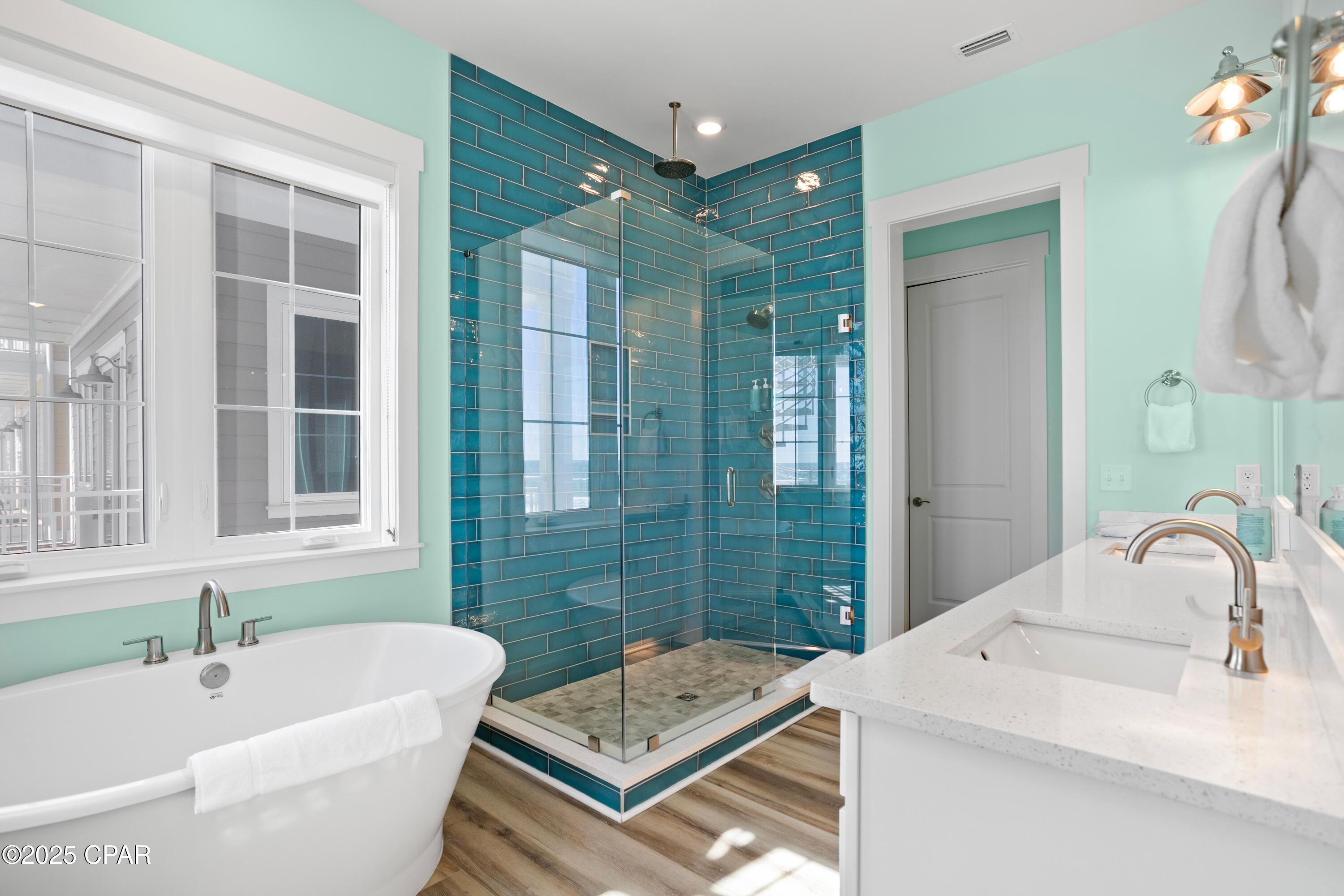 Listing photo id 43 for 13649 Front Beach Road