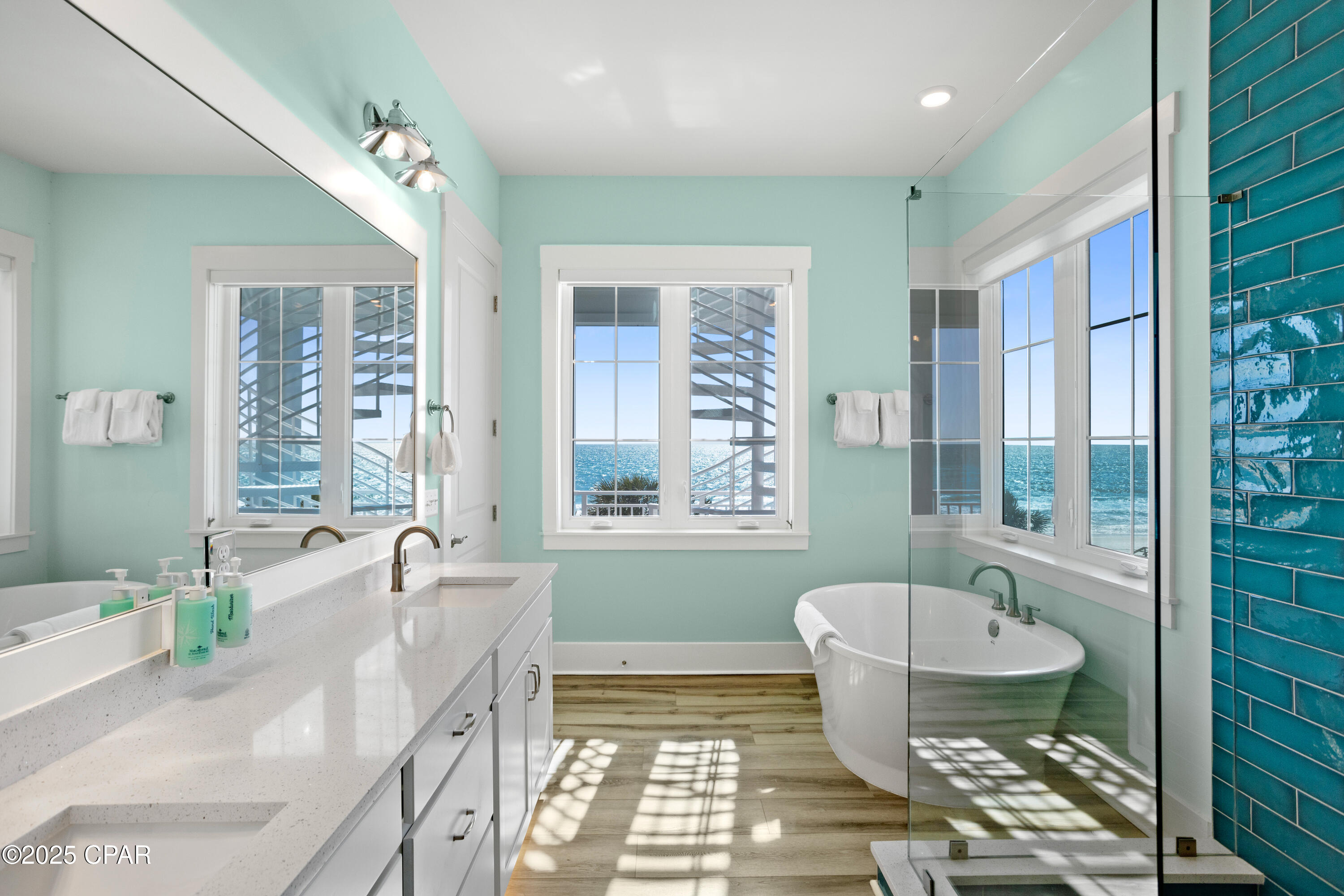 Listing photo id 44 for 13649 Front Beach Road